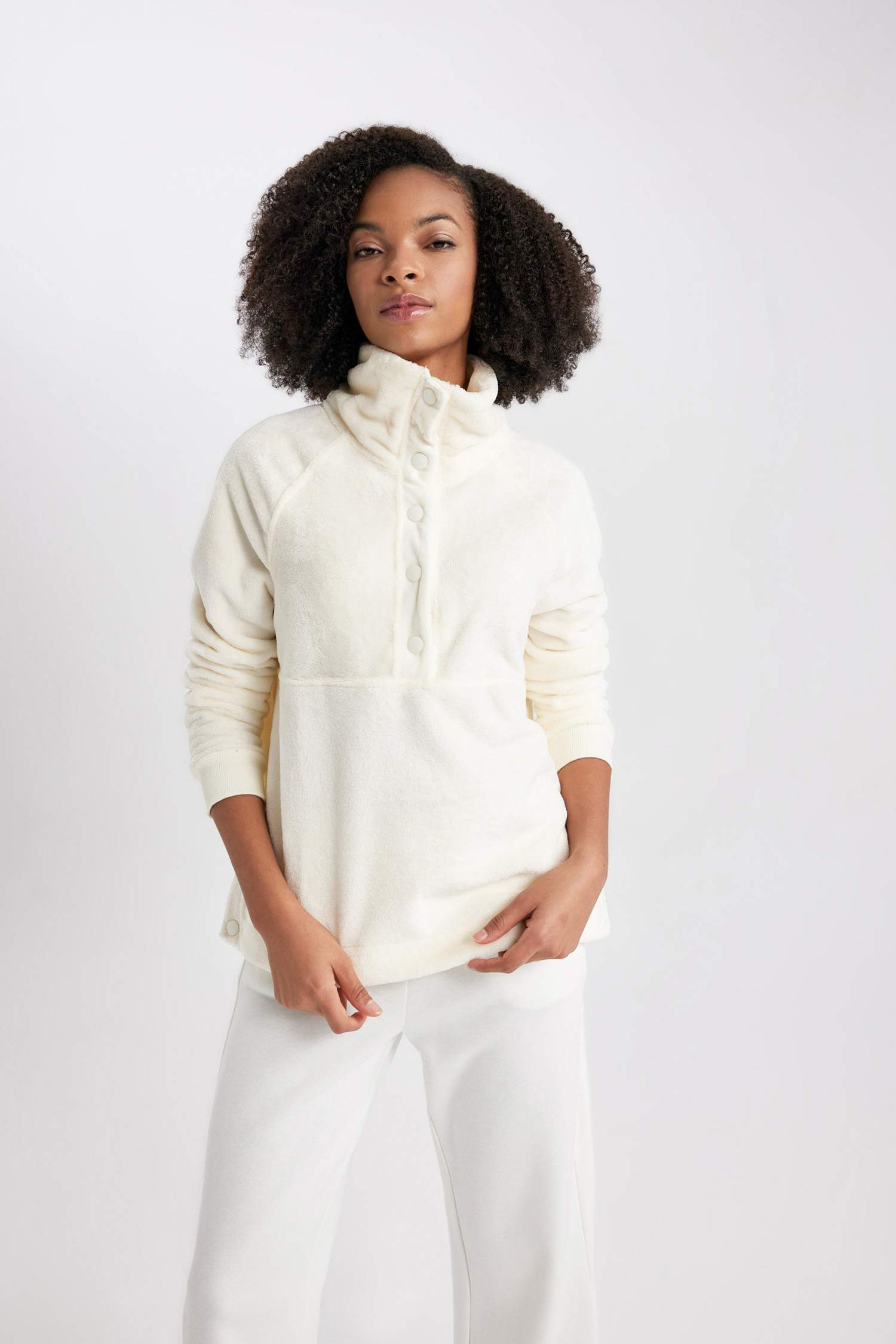 سويت شيرت رياضي قطيفة قصة فضفاضة