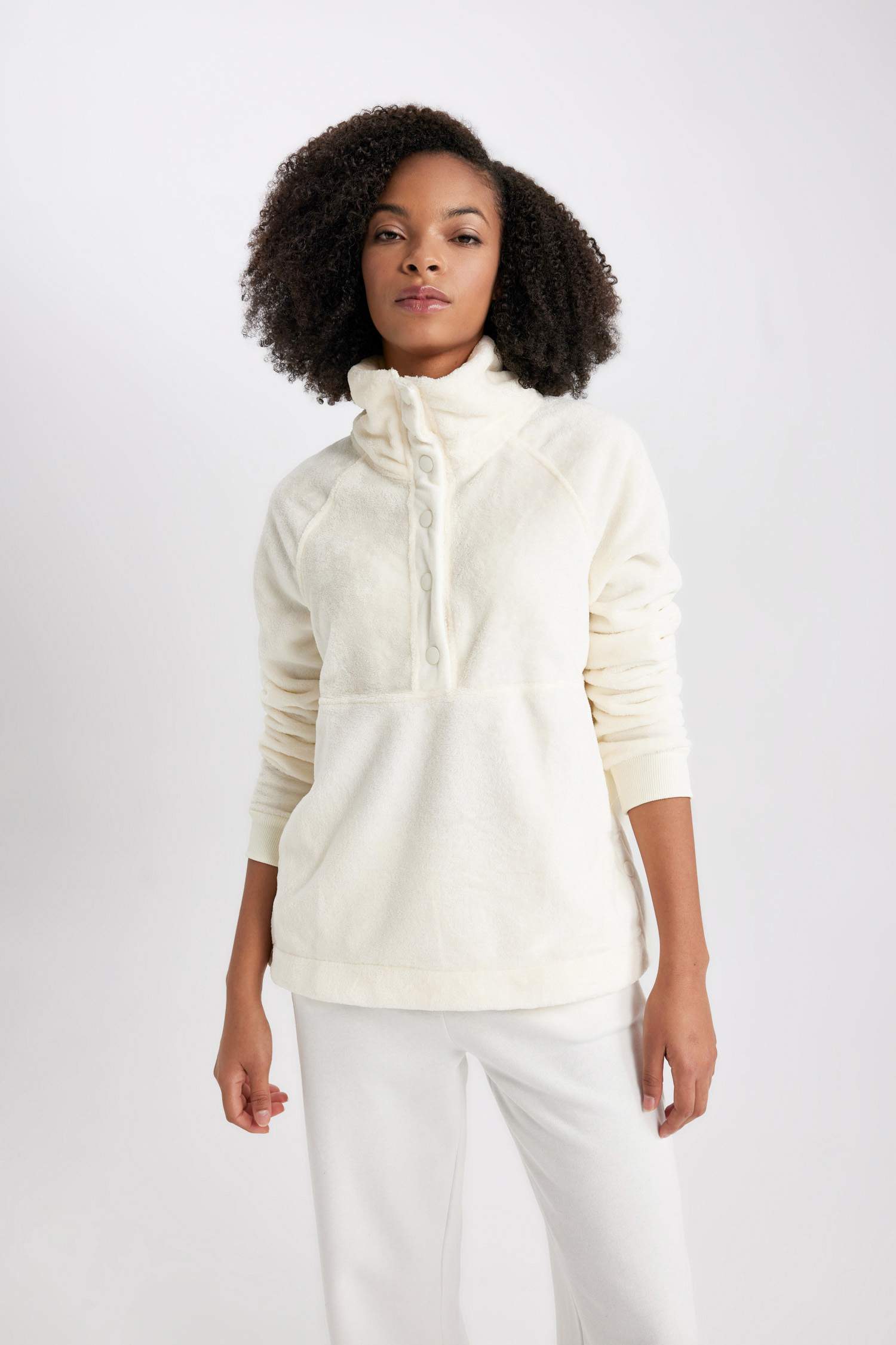 سويت شيرت رياضي قطيفة قصة فضفاضة