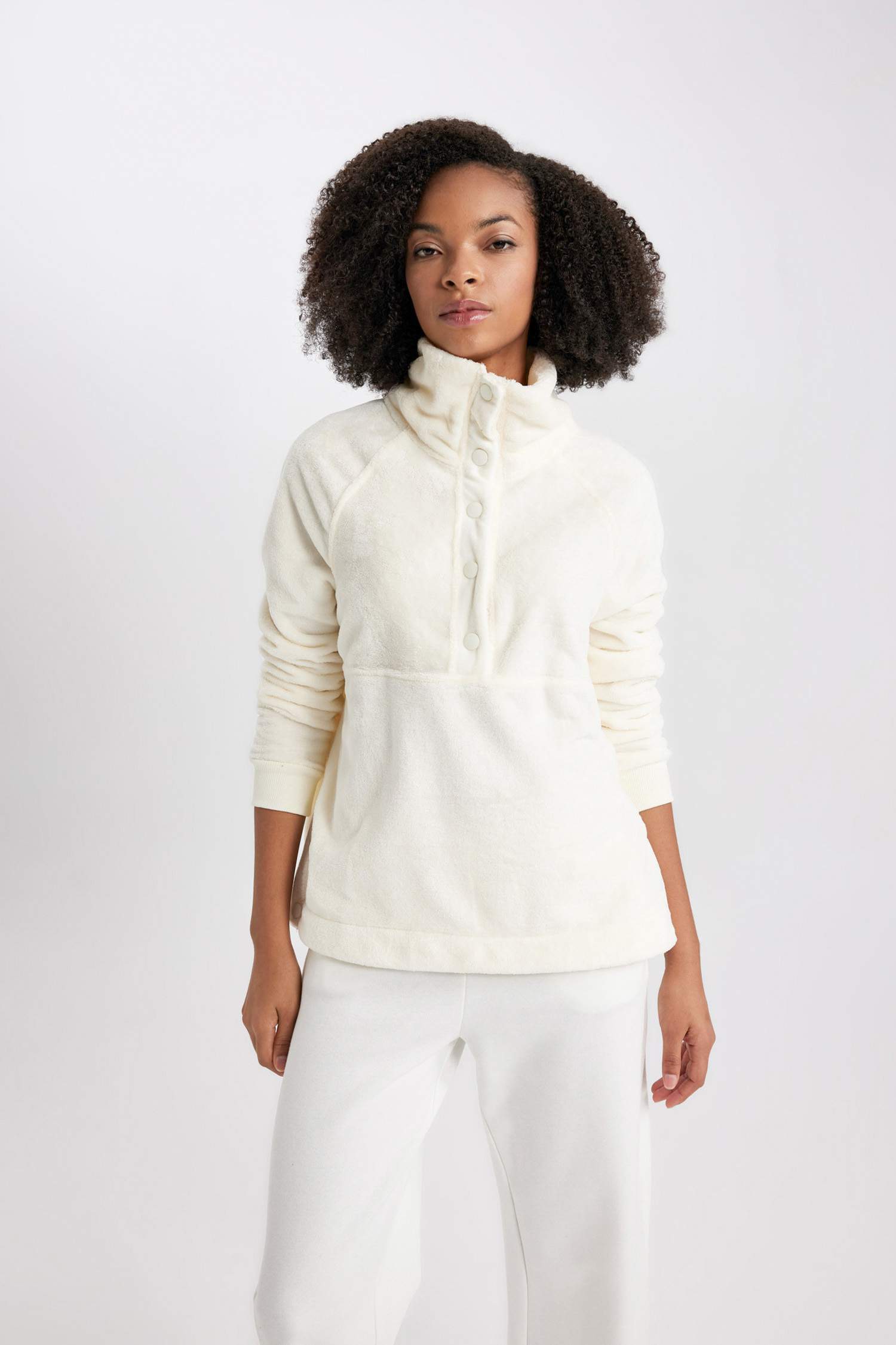 سويت شيرت رياضي قطيفة قصة فضفاضة