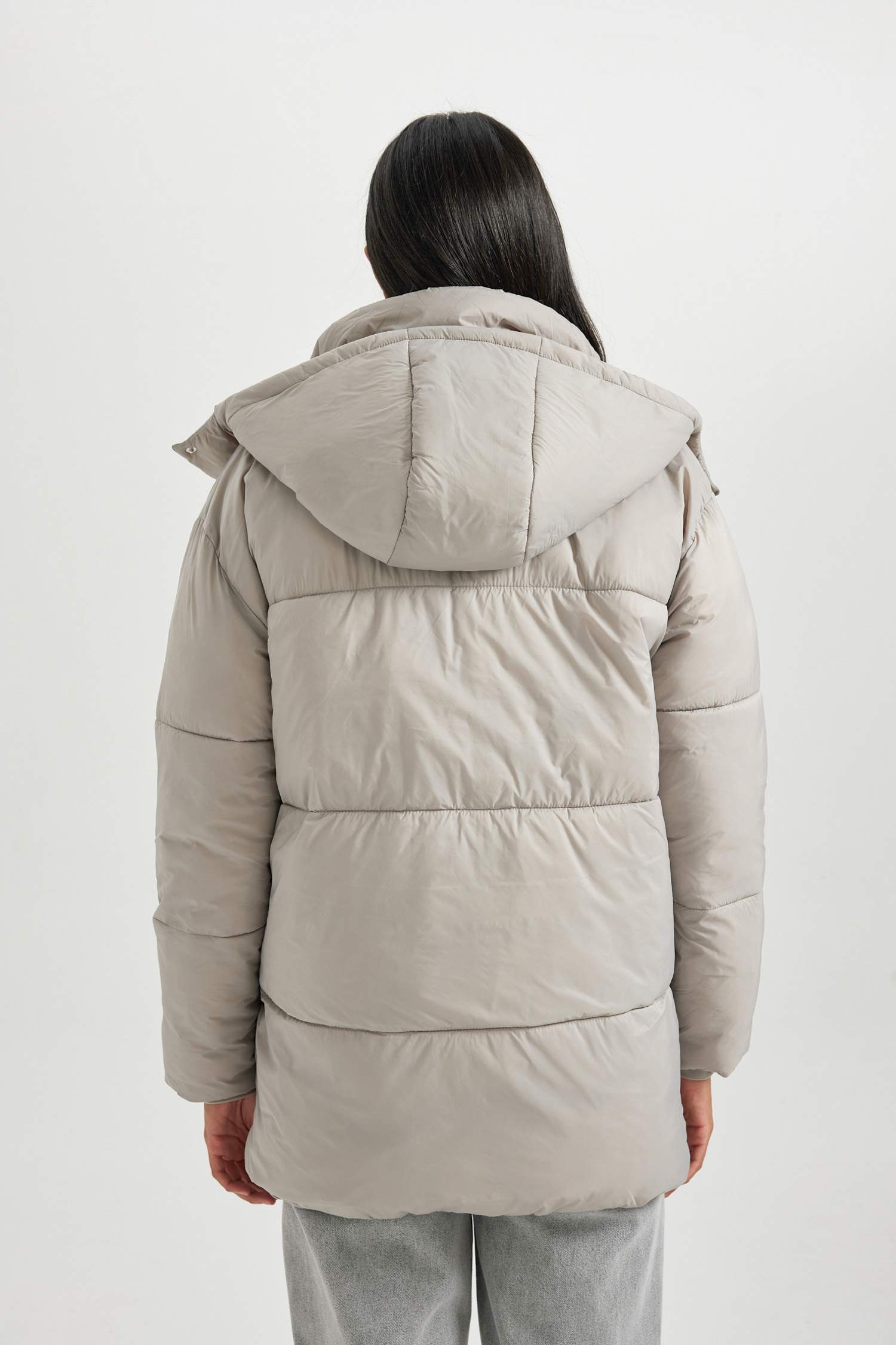 Su Geçirmez Hafif Şişme Mont Oversize Geniş Kalıp Çıkarılabilir Kapüşonlu Fermuarlı Cepli