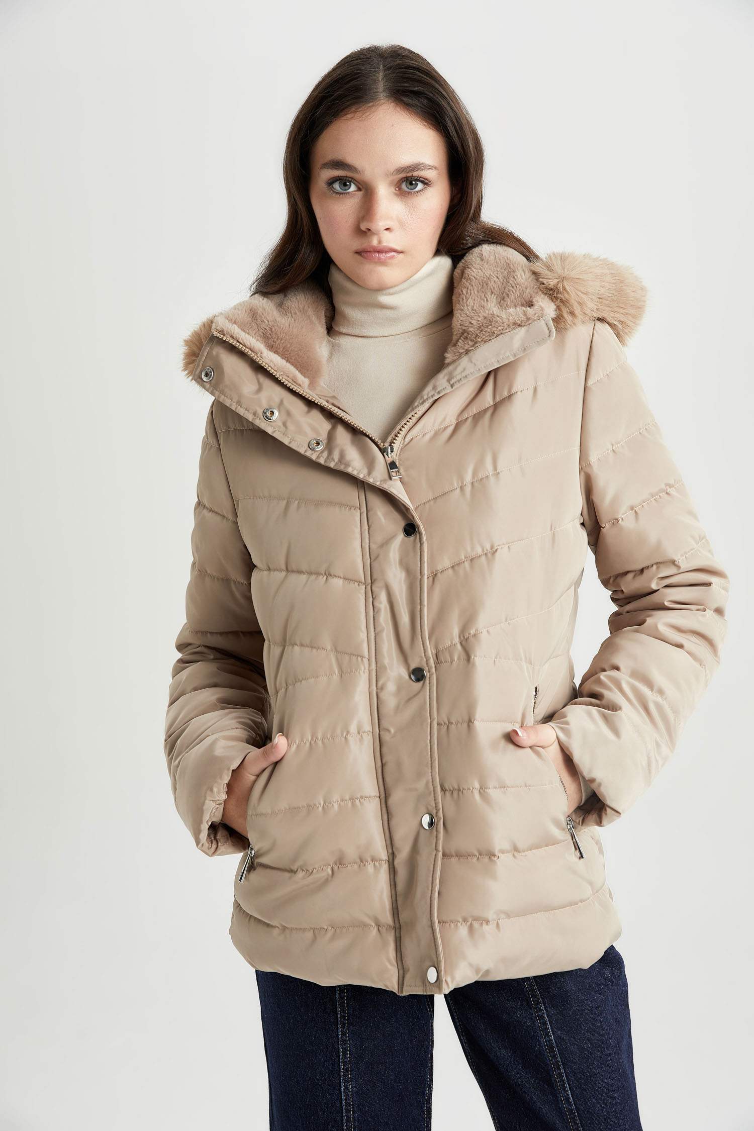 бас киімді Пальто