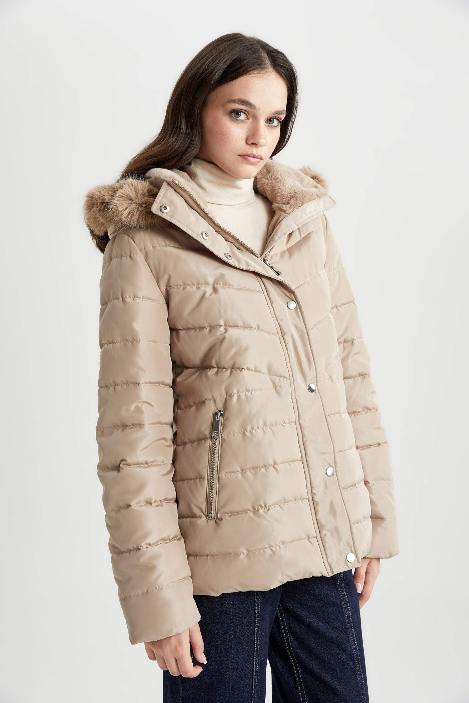 бас киімді Пальто