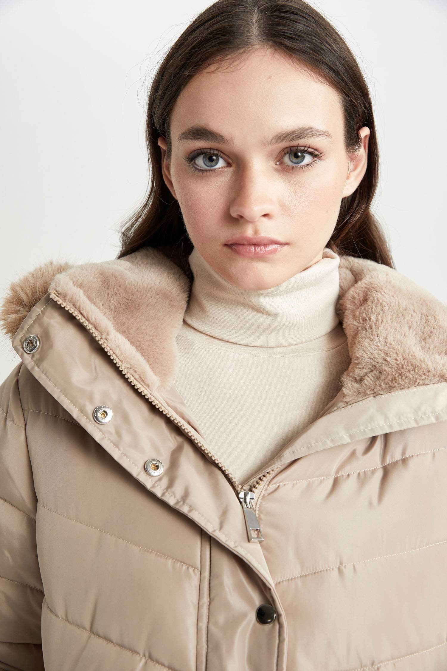 бас киімді Пальто