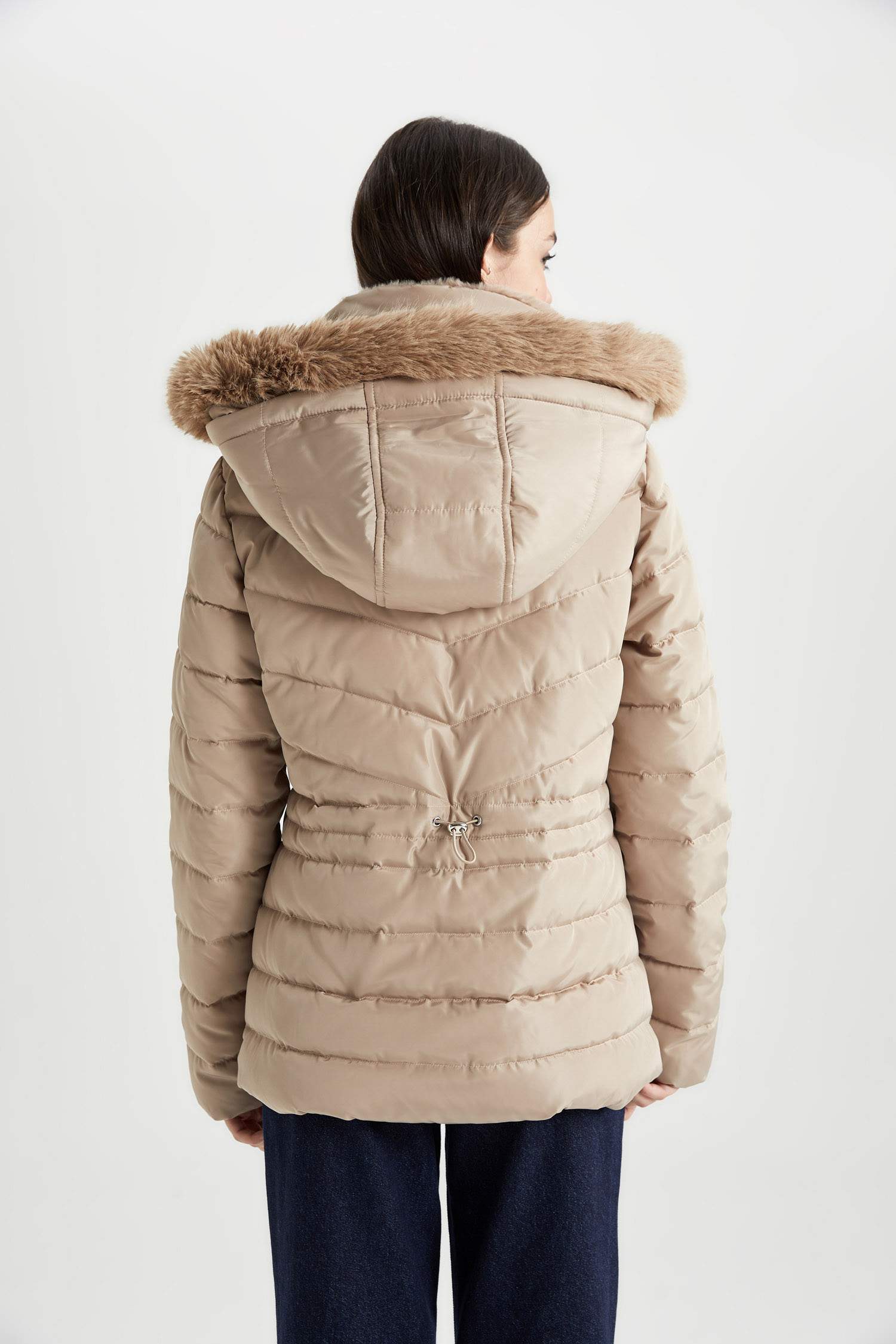 бас киімді Пальто