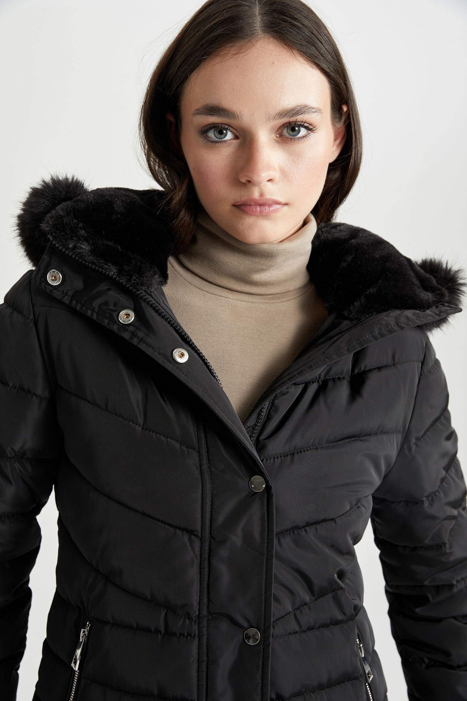 бас киімді Пальто