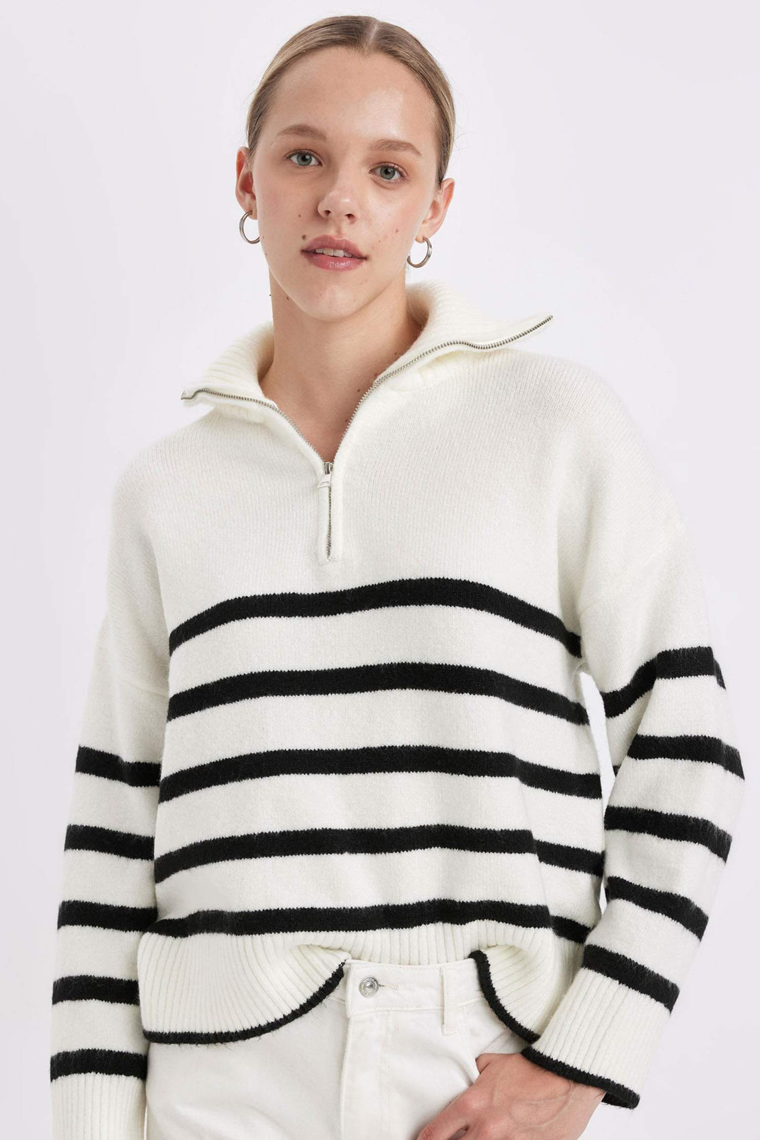 Oversize Geniş Kalıp Çizgili Yarım Fermuarlı Dik Yaka Triko Kazak