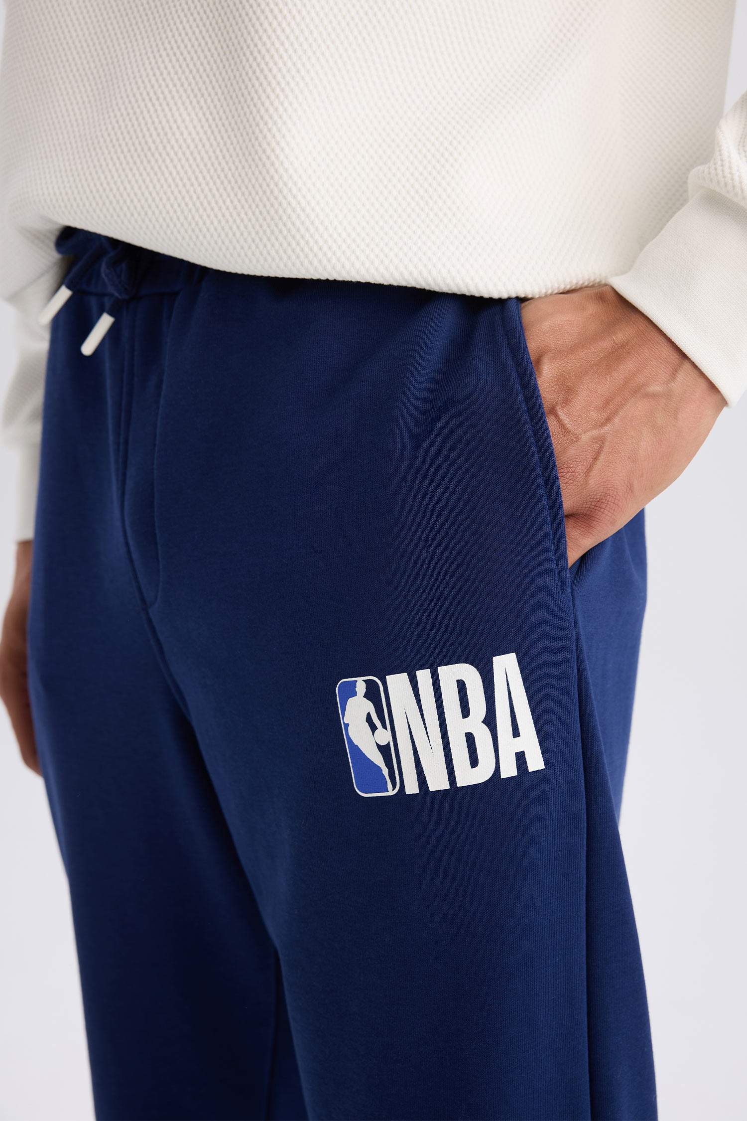 DeFactoFit NBA Wordmark Jogger Eşofman Altı Standart Fit Cepli Beli Bağcıklı 