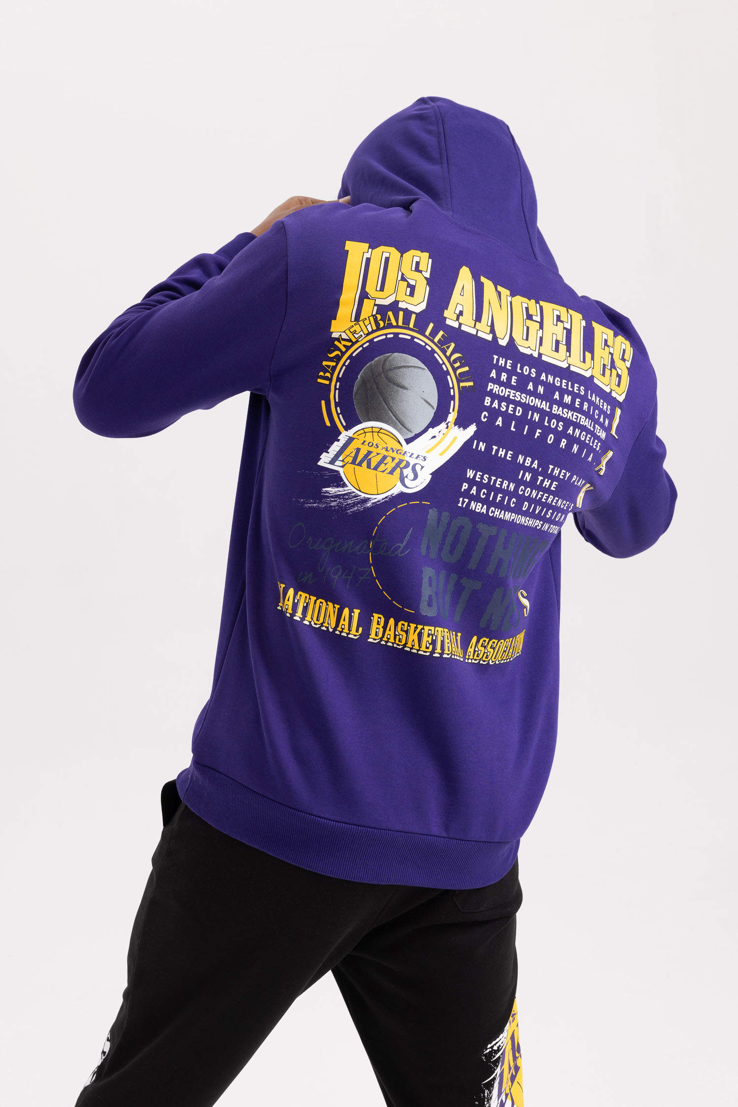Comfort Fit NBA Los Angeles Lakers Licensed Sweatshirt