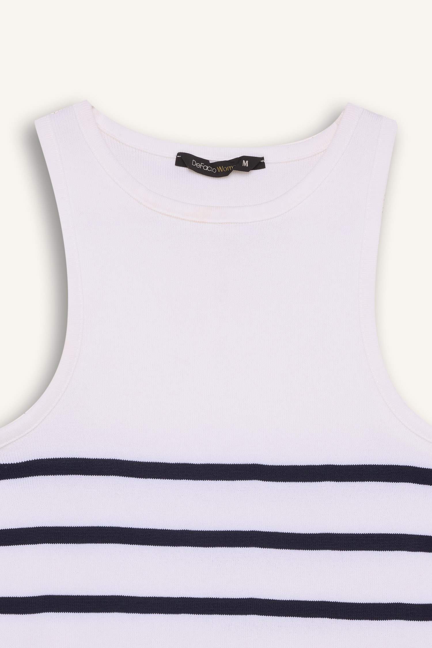 Fitted Crew Neck Sleeveless Blouse