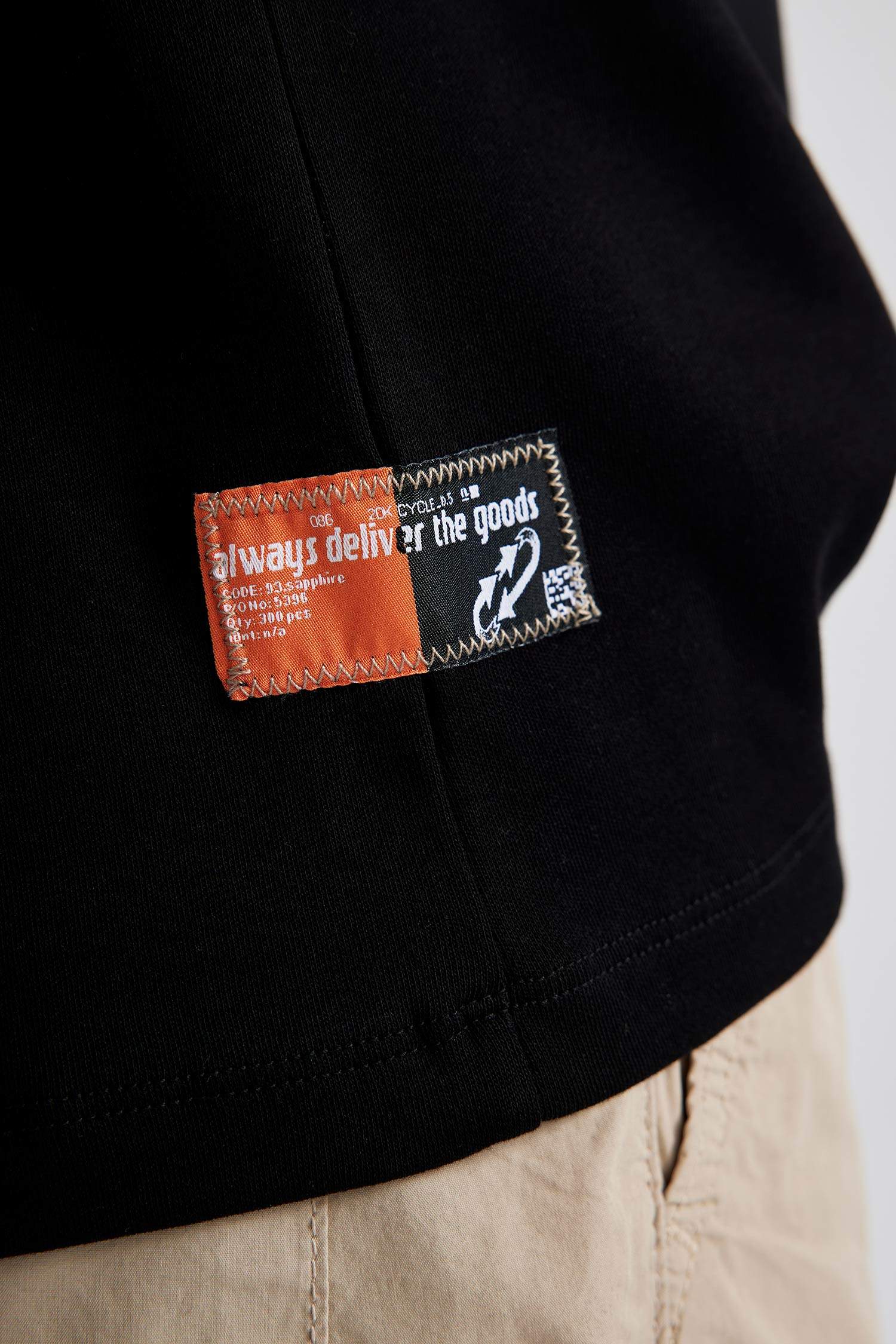 ديباردور أوفر سايز بياقة مستديرة بدون كم مطبوع