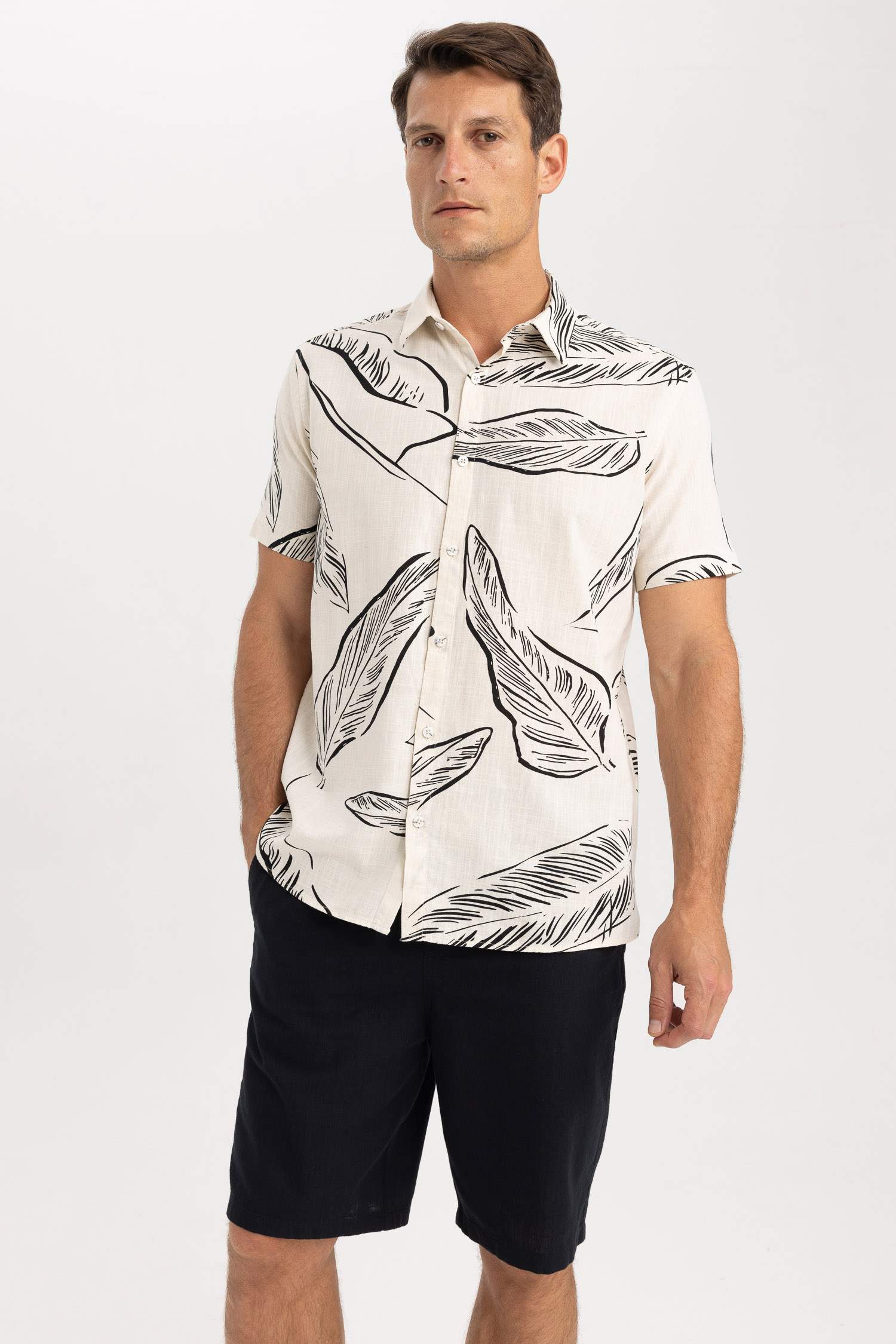 Regular Fit Polo Collar Woven Printed Short Sleeve Shirt