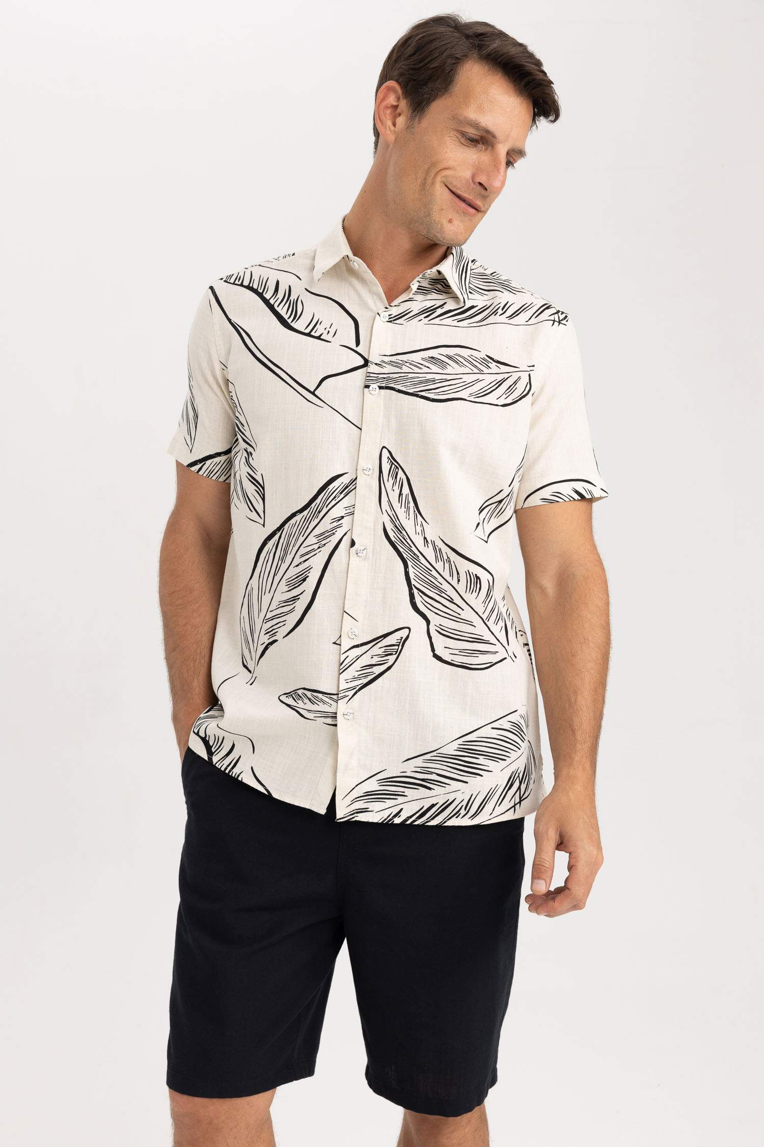 Regular Fit Polo Collar Woven Printed Short Sleeve Shirt