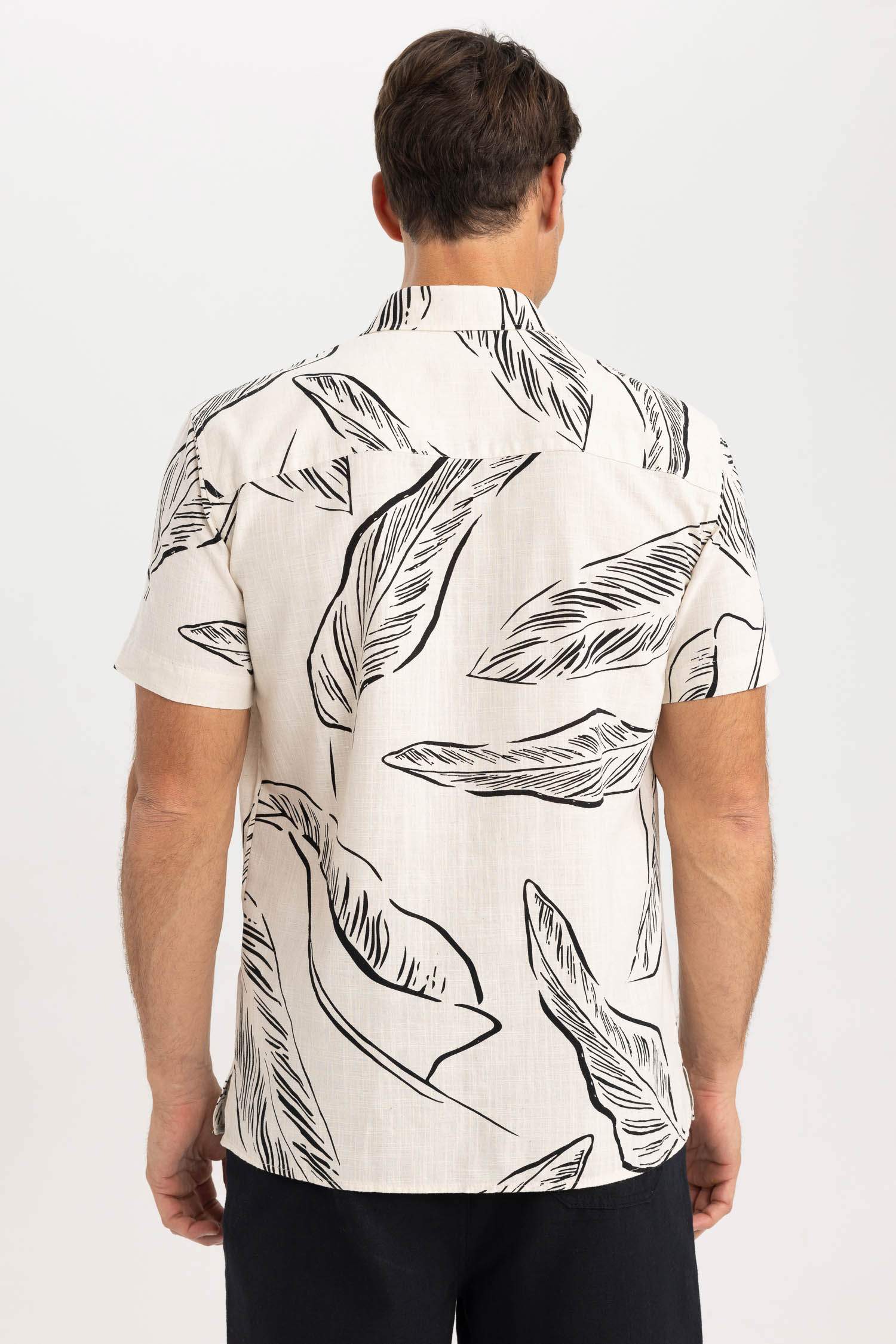 Regular Fit Polo Collar Woven Printed Short Sleeve Shirt