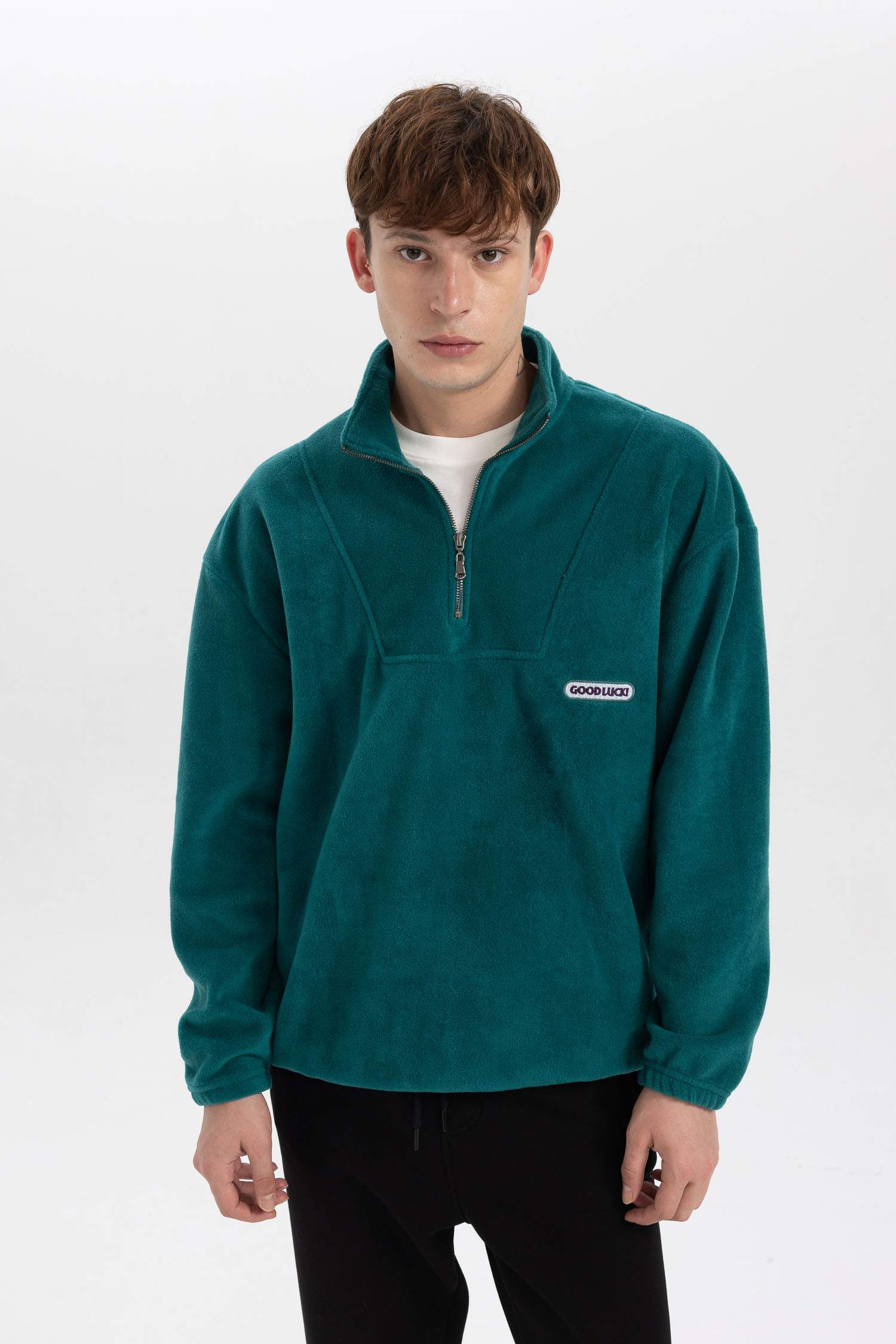 ыңғайлы пішім минималл биік жаға Свитер