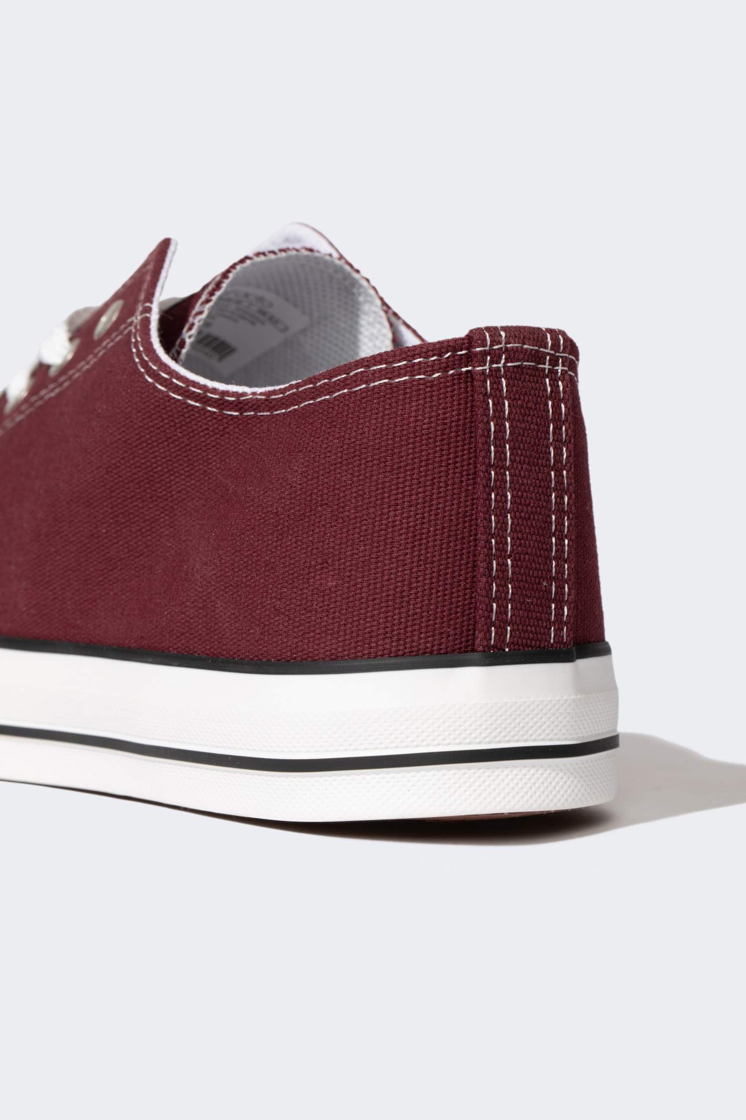 سنيكرز كتان رجالي بكعب مسطح برباط