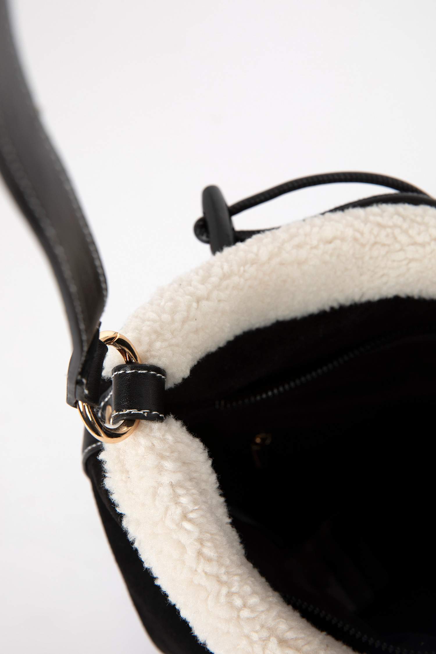 Kadın Teddy Detaylı Süet Omuz Çantası