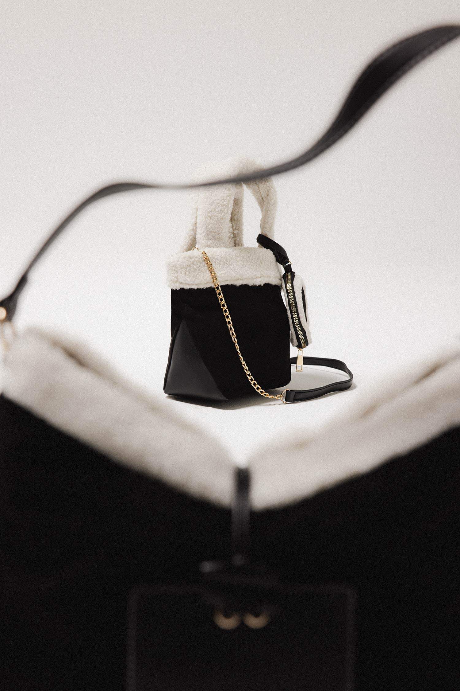 Kadın Teddy Detaylı Süet El Çantası