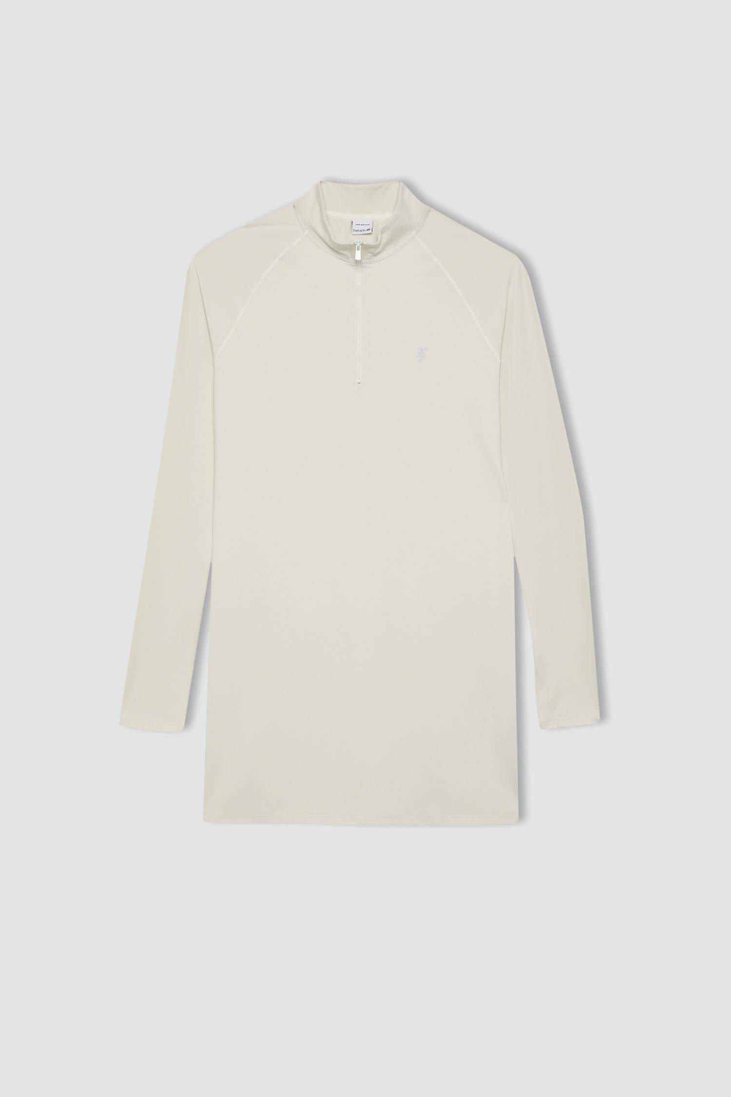 تيشيرت رياضي كم طويل قصة طويلة بطبعة شعار