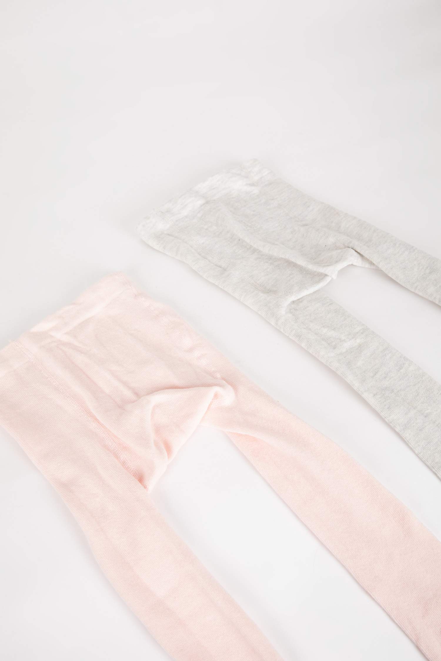 Kız Bebek Kaydırmaz Taban 2'li Pamuklu Külotlu Çorap