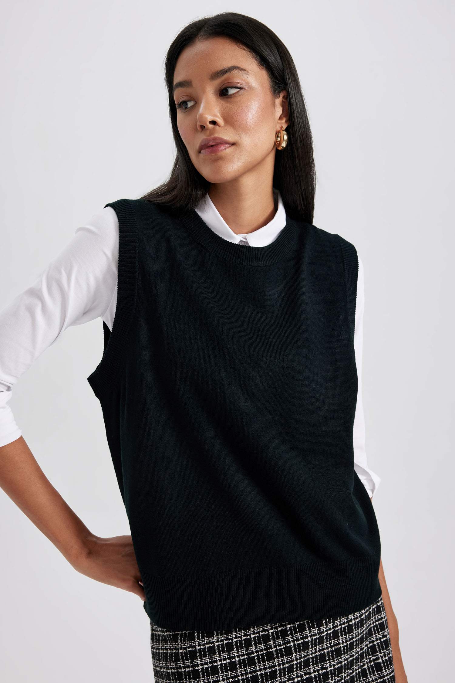Relax Fit Crew Neck Vest