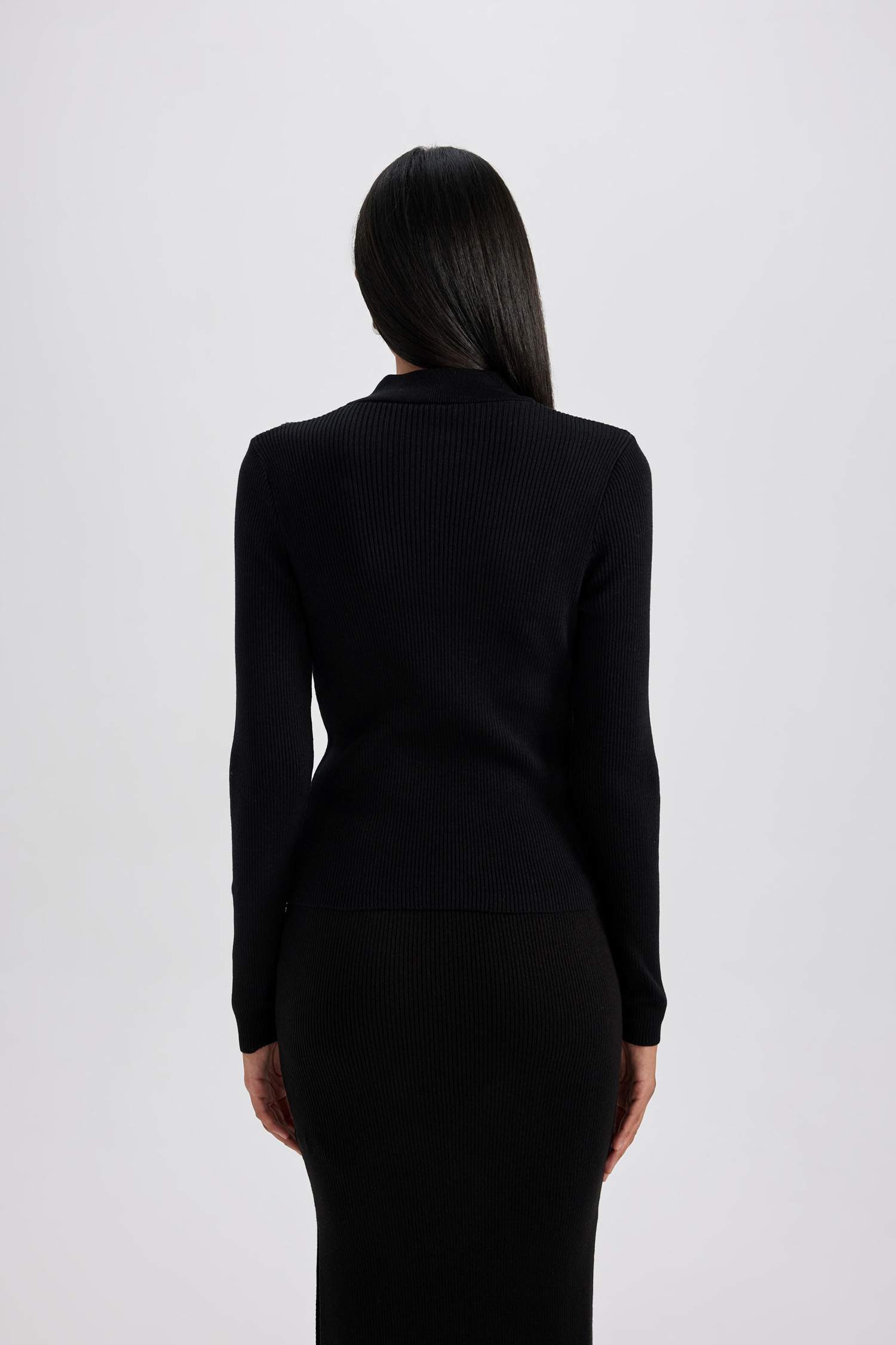 Свитер на молнии