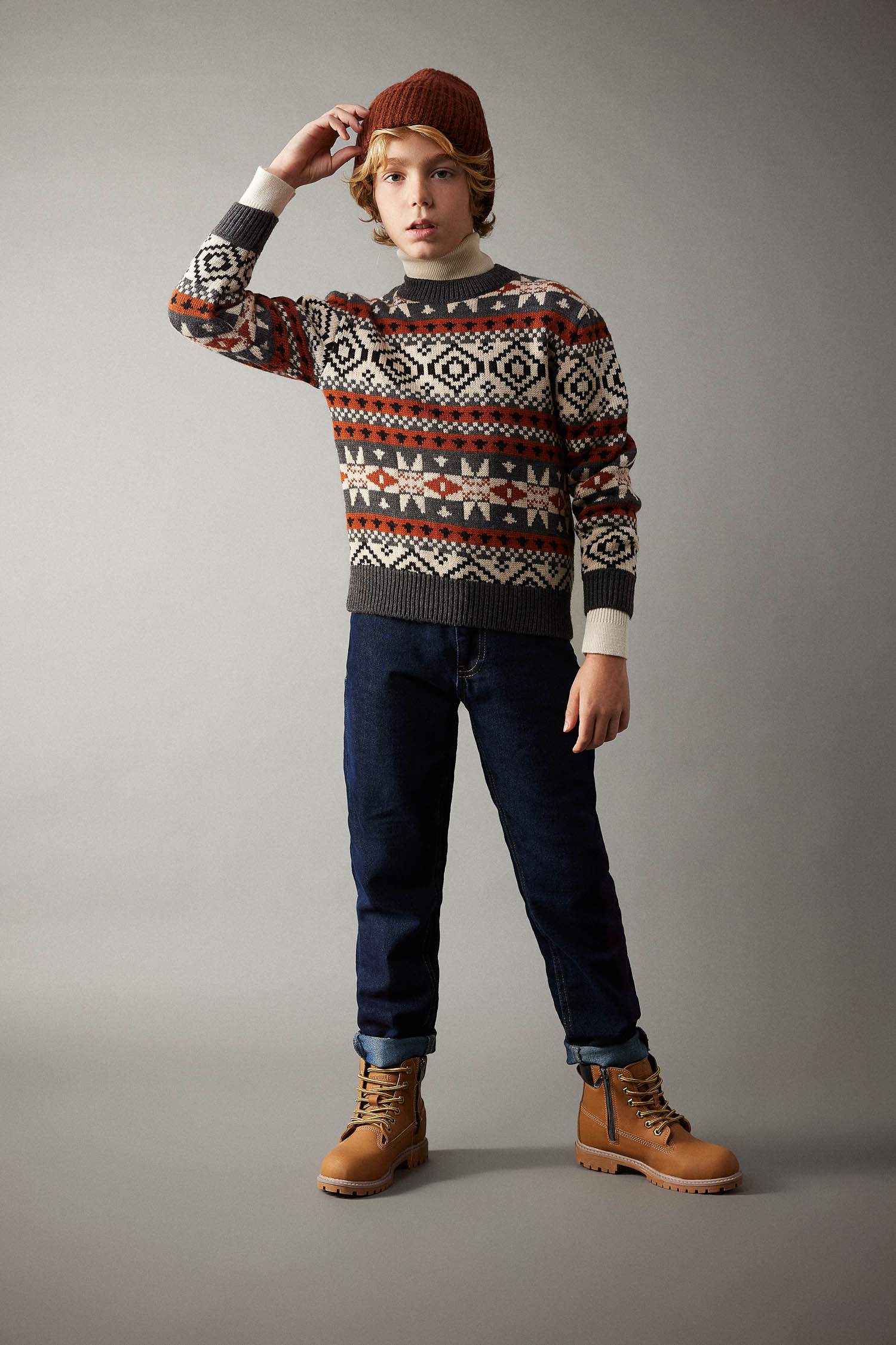 بنطلون جينز سليم فيت برجل ضيق