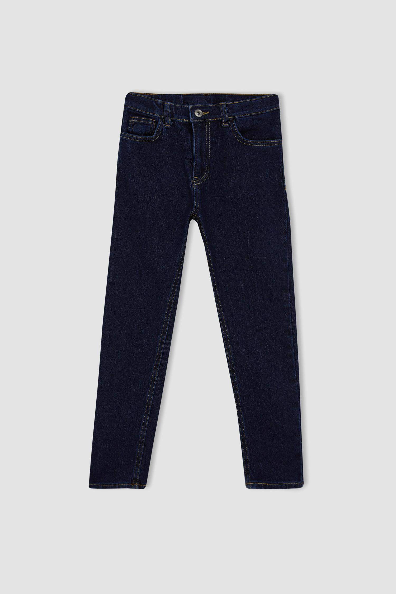 بنطلون جينز سليم فيت برجل ضيق