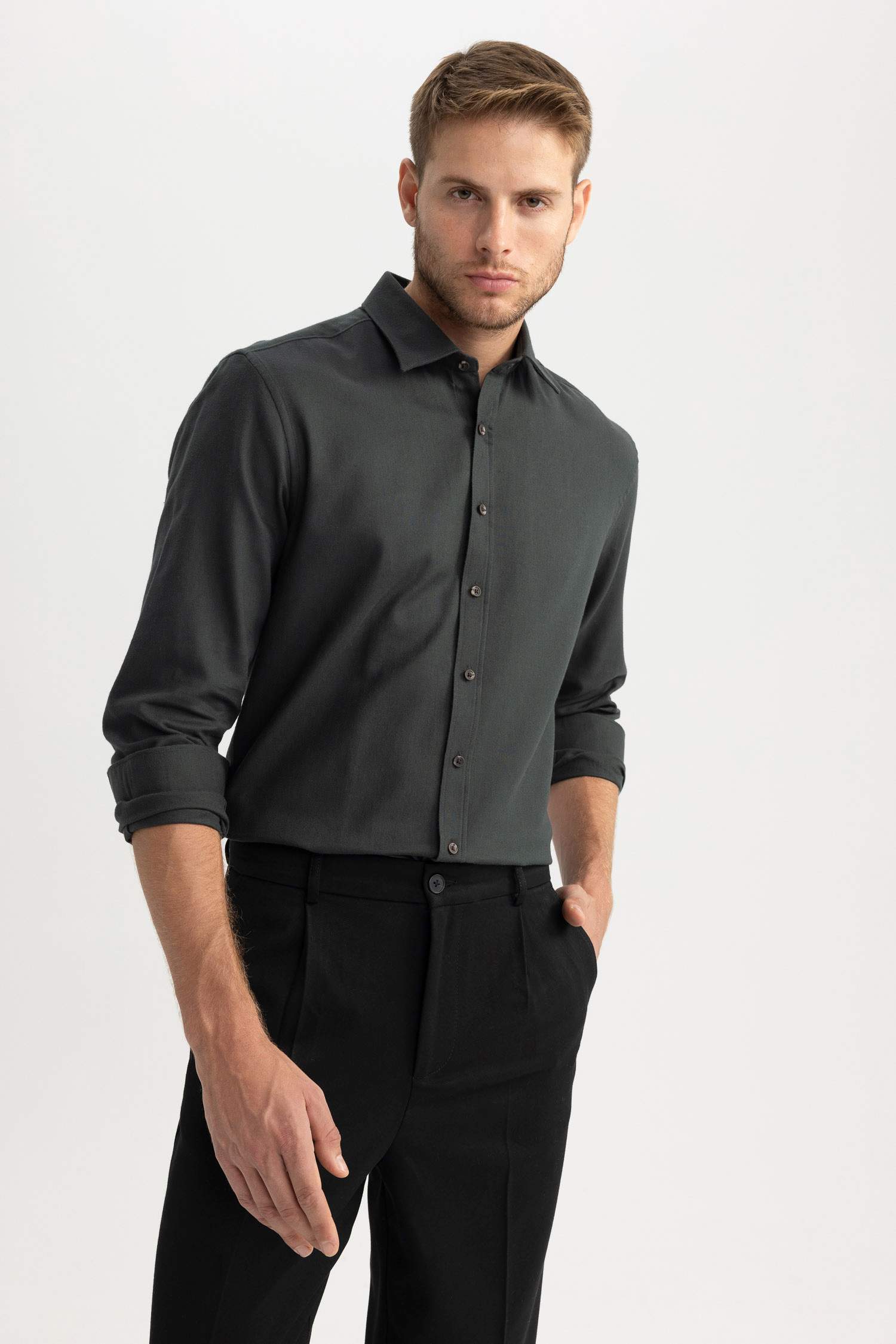 قميص بولو كم طويل مودرن فيت