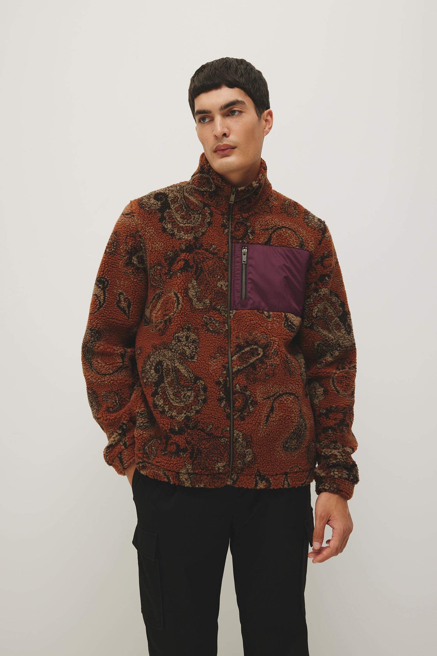 Modern Fit Dik Yaka Fermuarlı Pelüş Mont