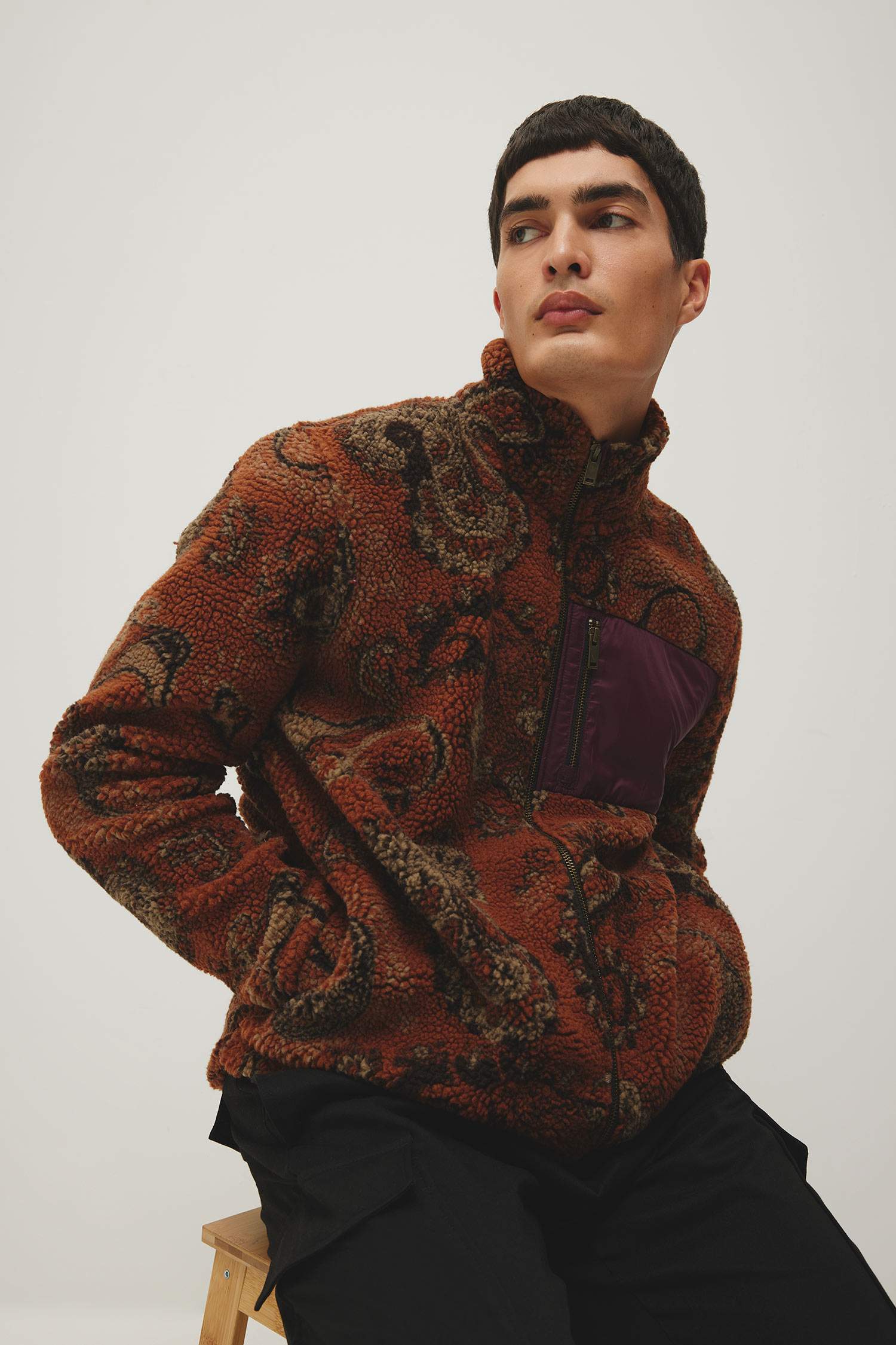 Modern Fit Dik Yaka Fermuarlı Pelüş Mont