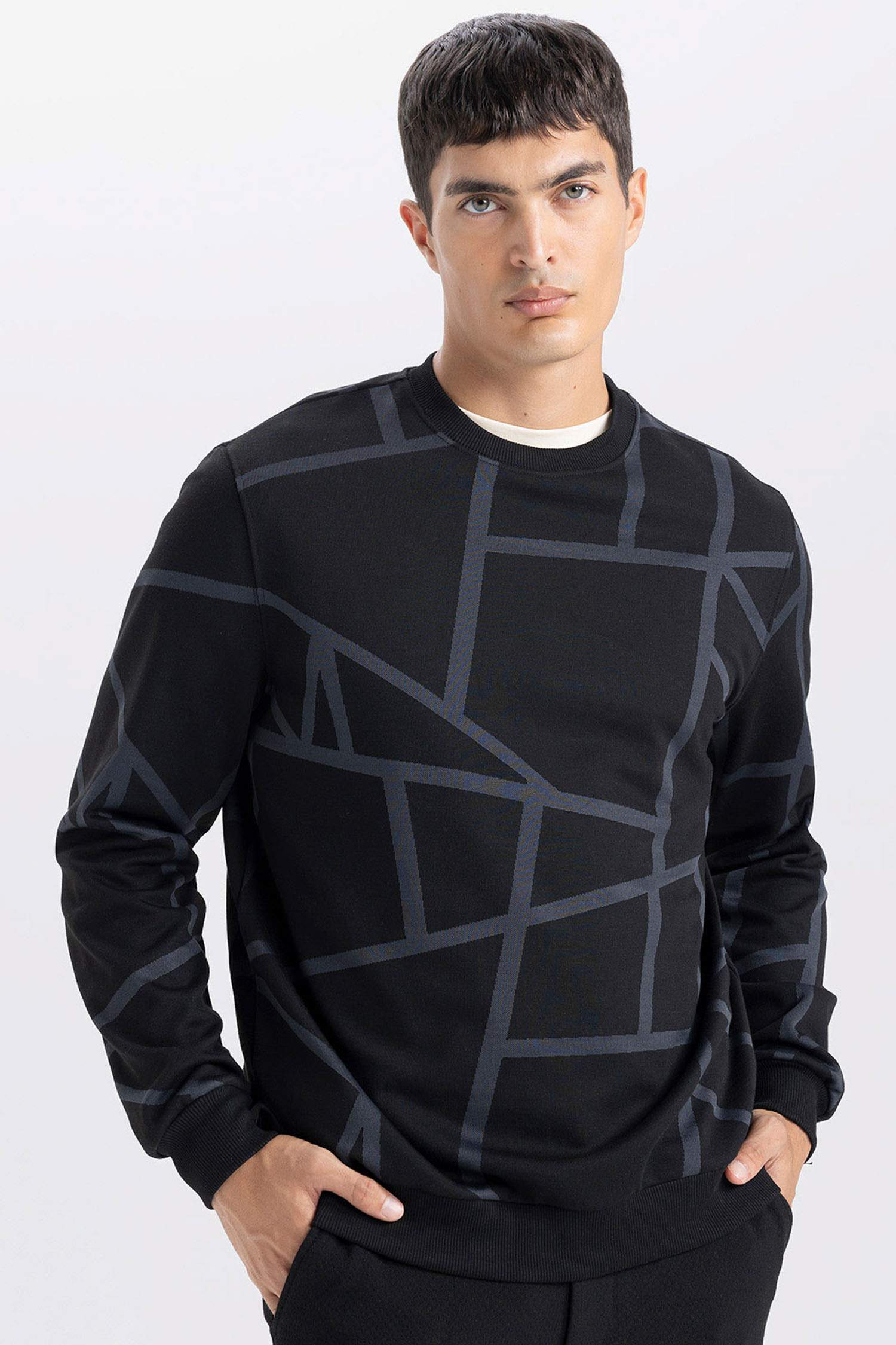 Modern Fit Bisiklet Yaka Desenli Sweatshirt