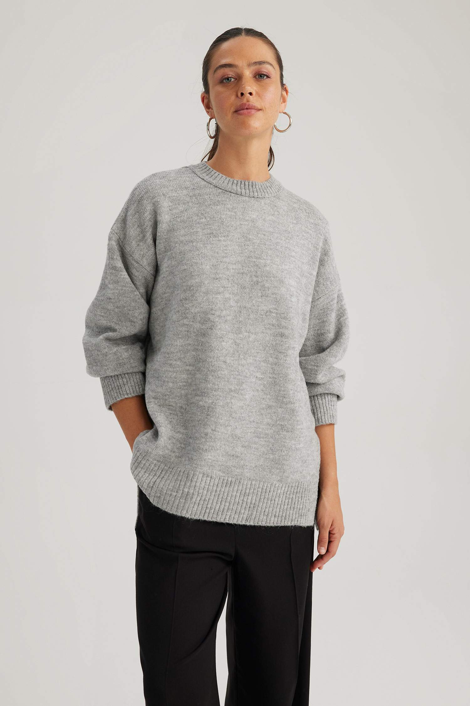 Туника свободного кроя с круглым вырезом для женщин