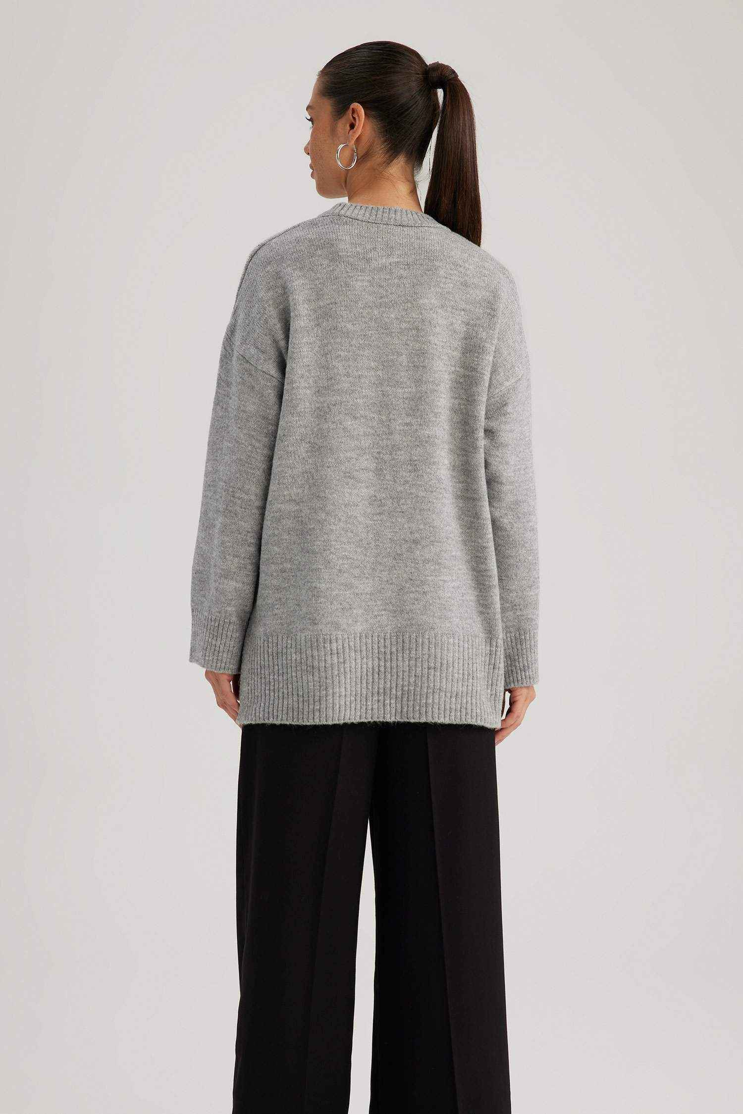 Туника свободного кроя с круглым вырезом для женщин