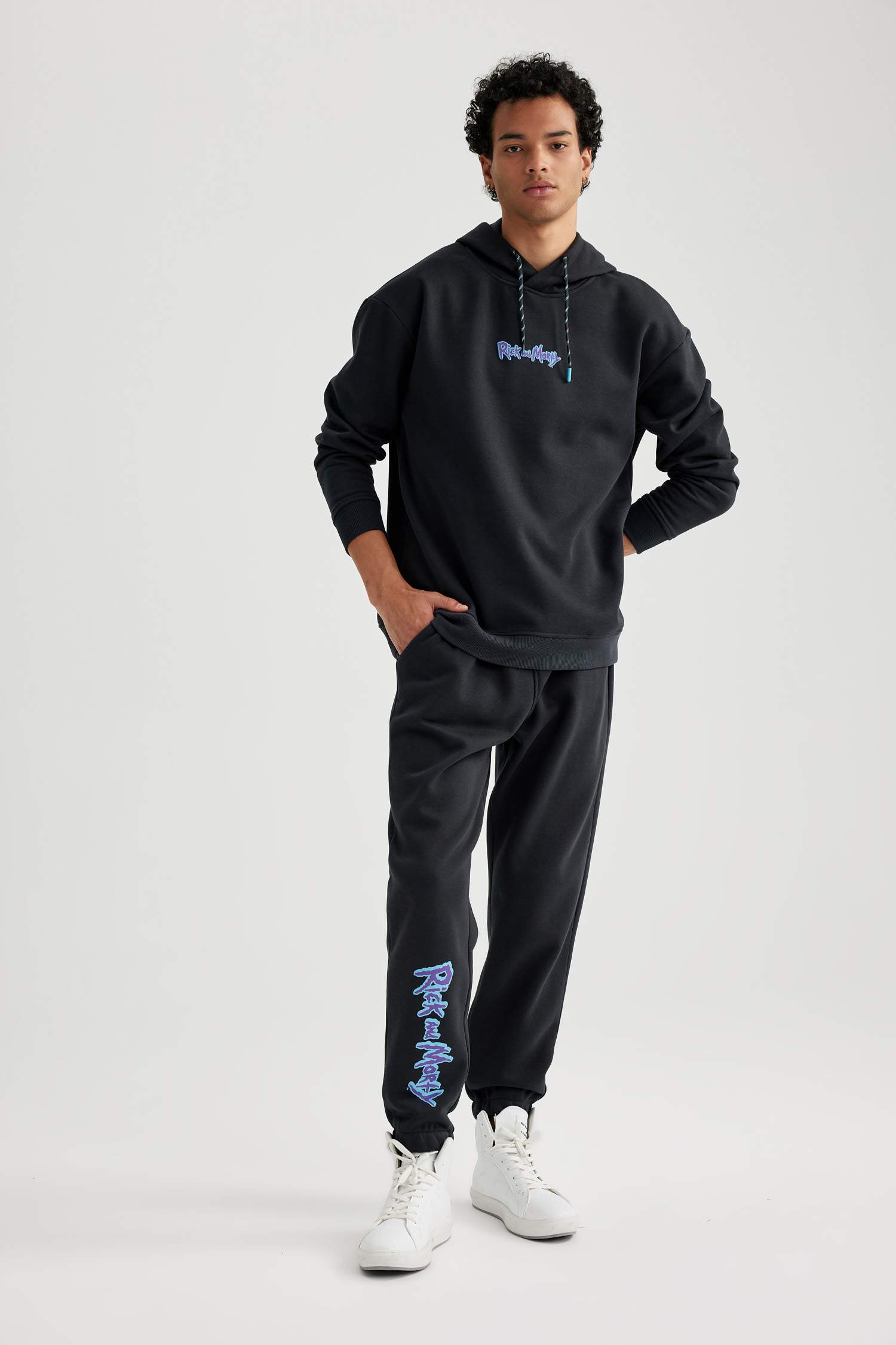 Regular Fit Rick and Morty Licensed With Pockets Trousers