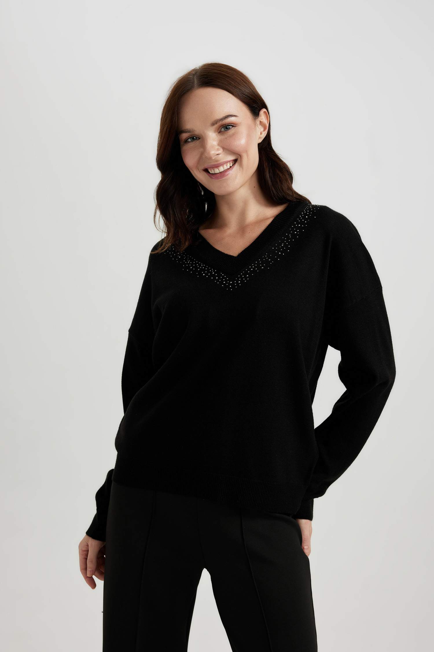 Black WOMEN Regular Fit V-Neck Pullover 2849091 | DeFacto