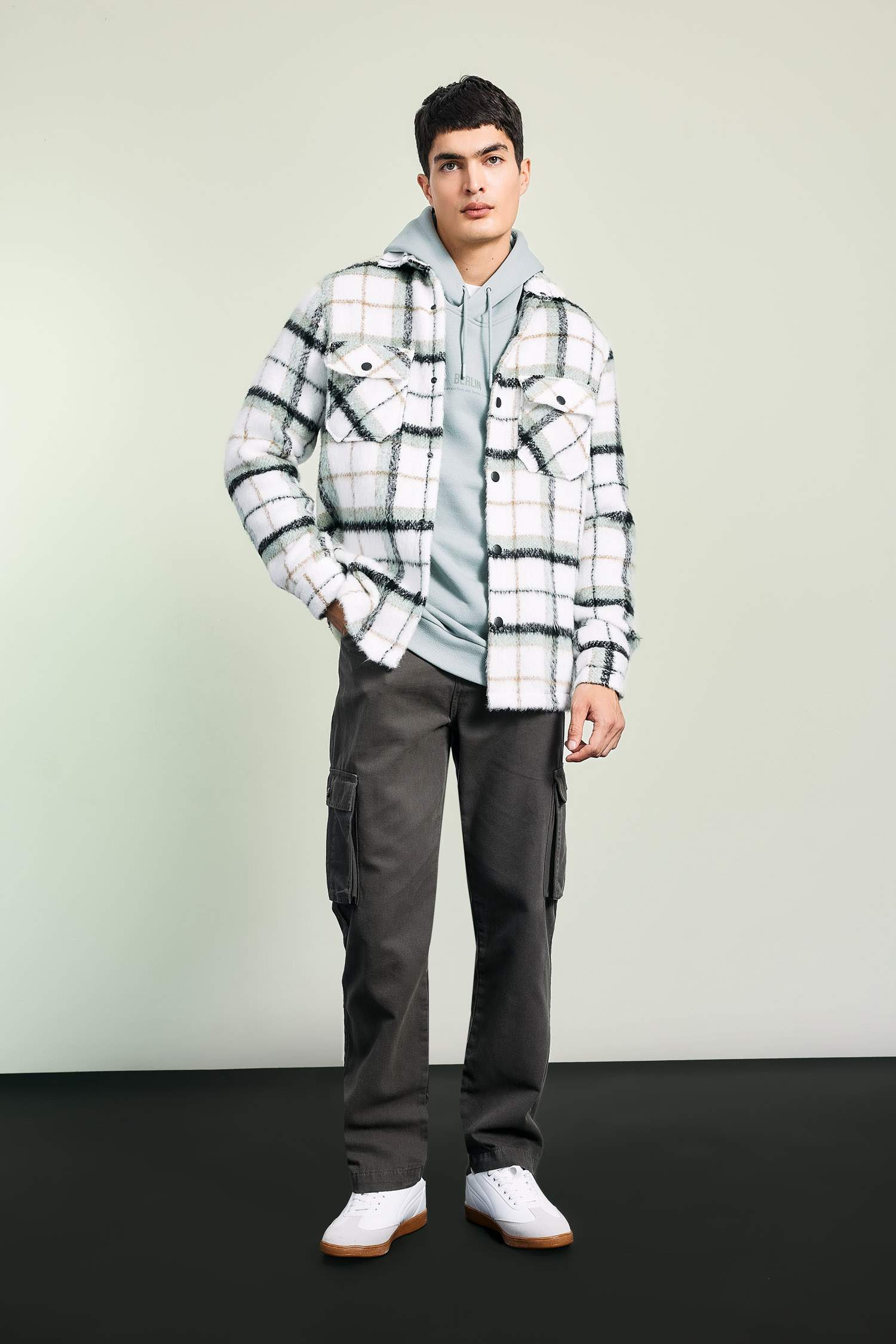 جاكيت قميص كاروهات بقصة عادية بياخة بولو