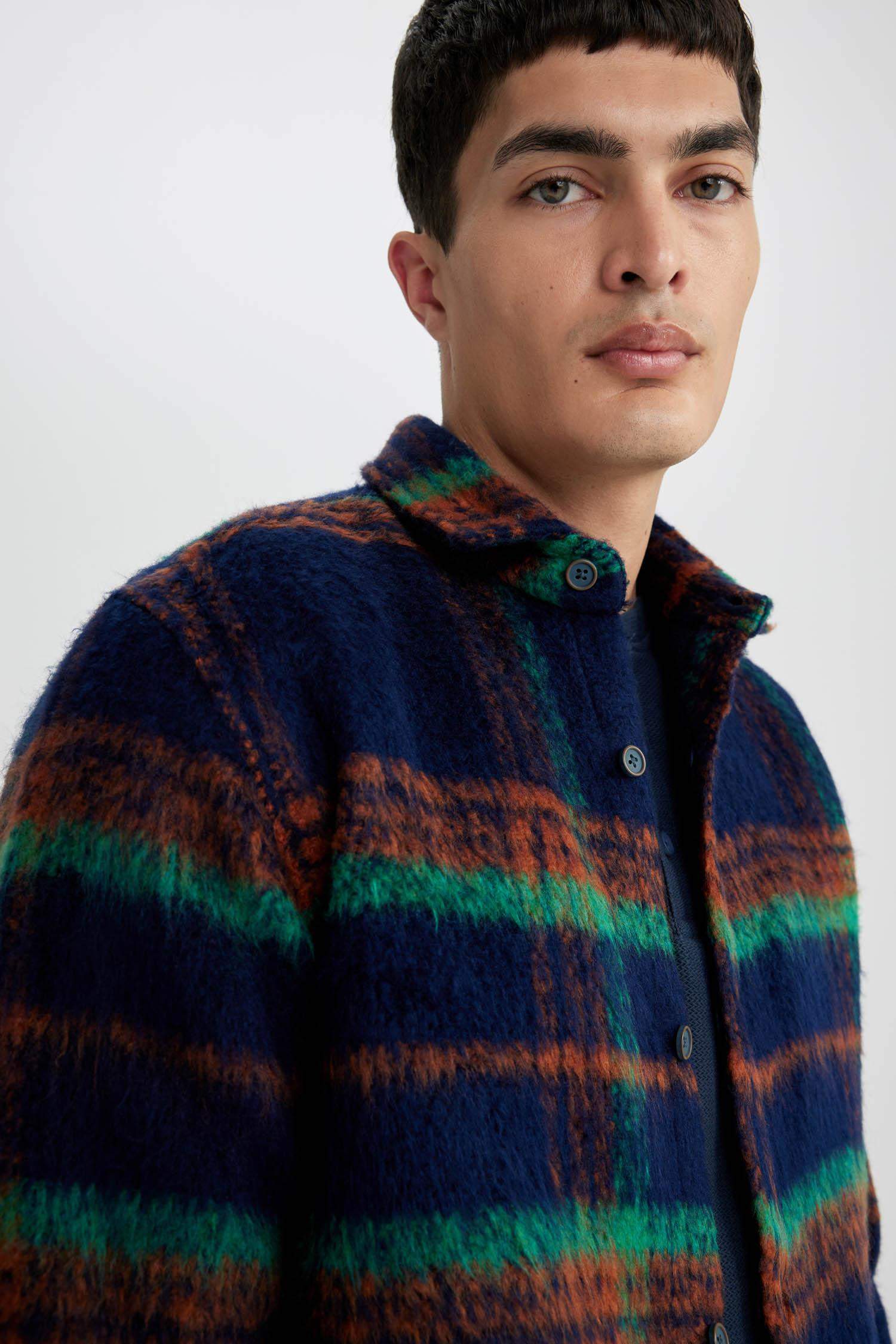 جاكيت قميصي كاروهات قصة عادية بياخة بولو