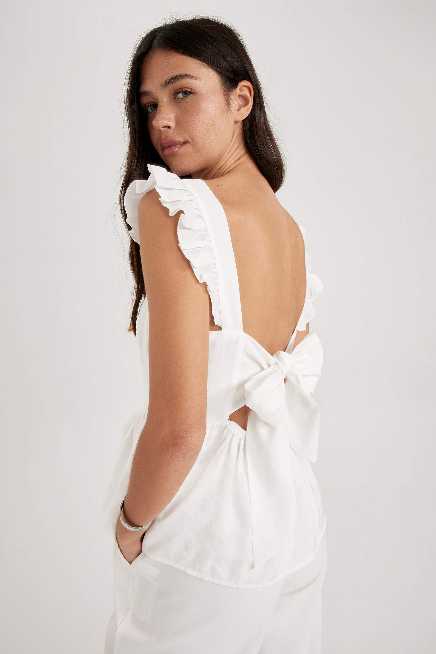 بلوزة بدون أكمام سليم فيت مخصر