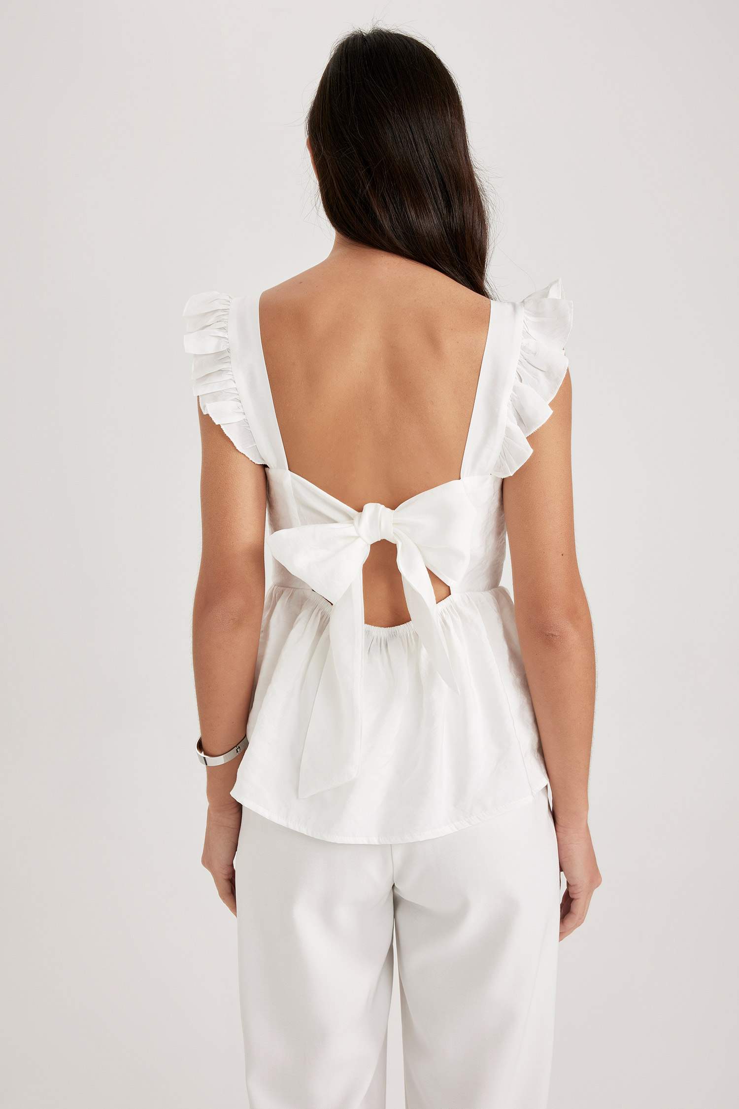 بلوزة بدون أكمام سليم فيت مخصر