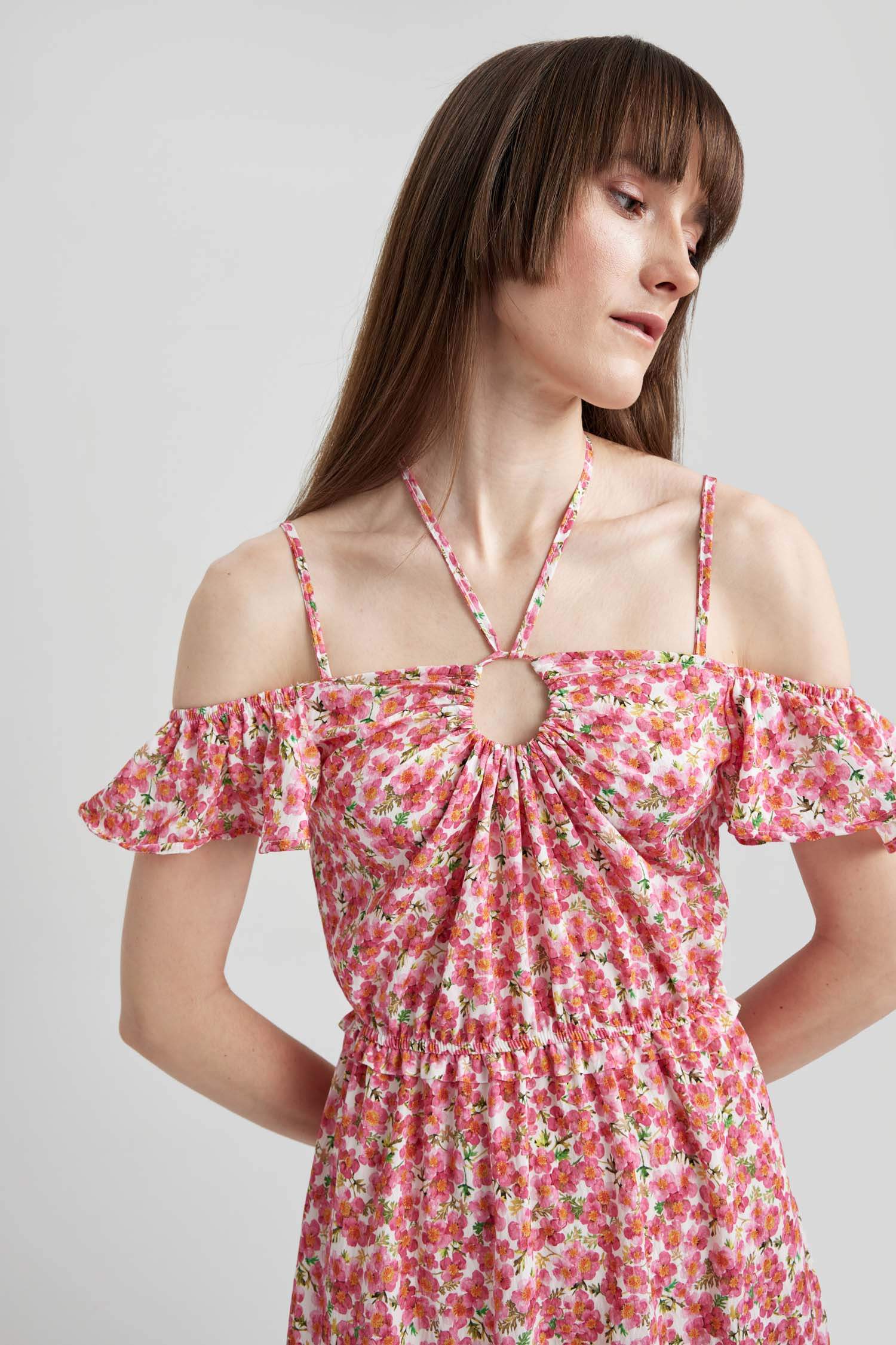 гүлді иықсыз қысқа жеңді Қысқа жеңді тоқылған көйлек