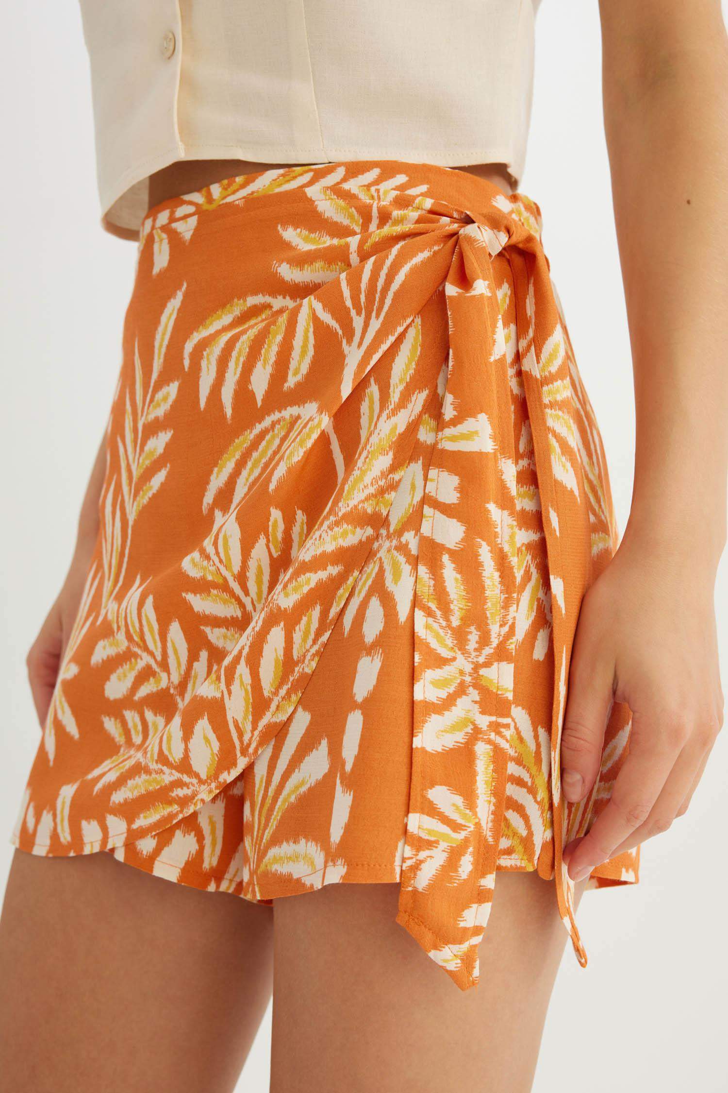 Yüksek Bel Desenli Geniş Paça Viskon Şort Etek