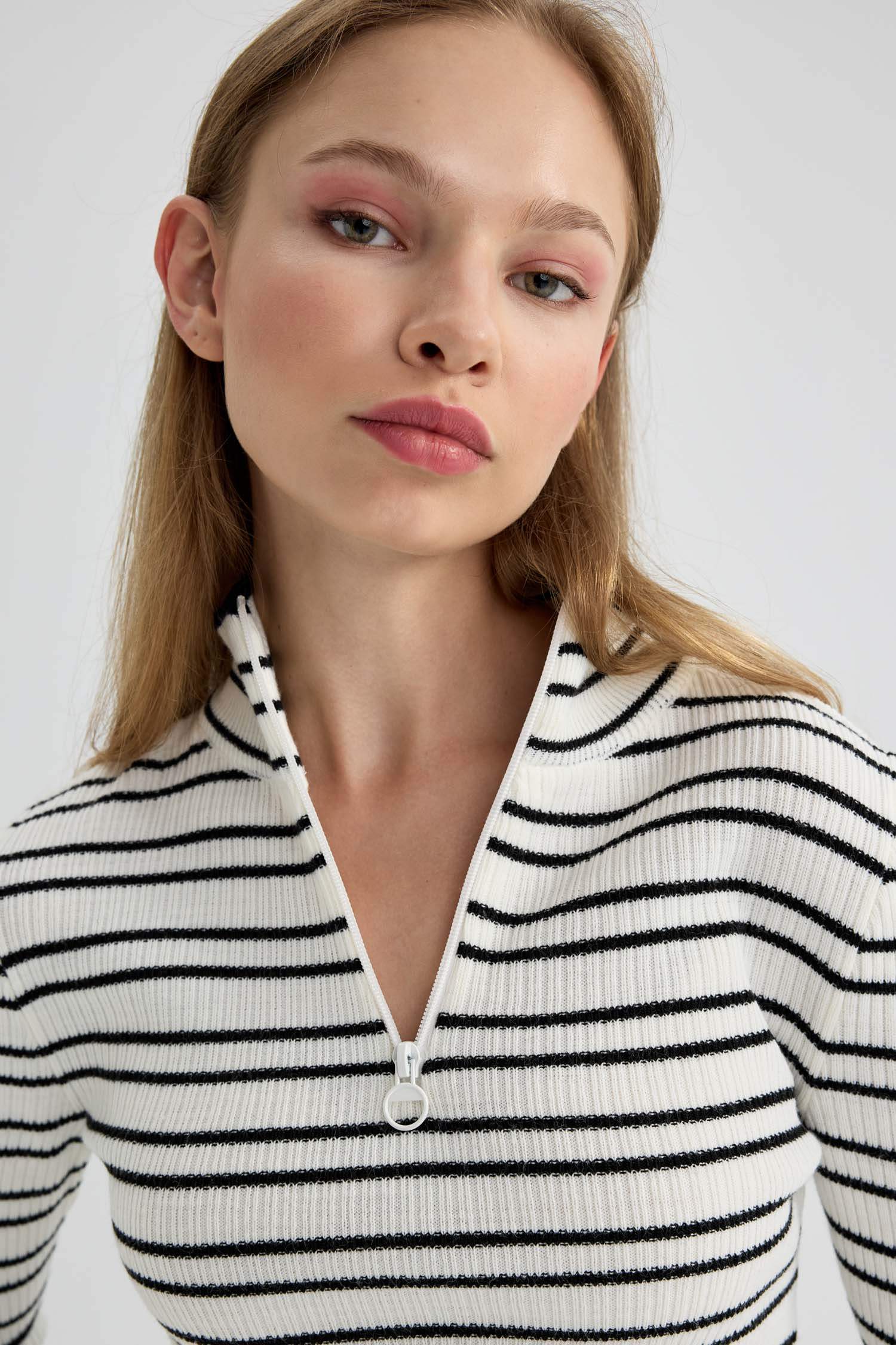 بلوز صوف تريكو سليم فيت بياخة بولو