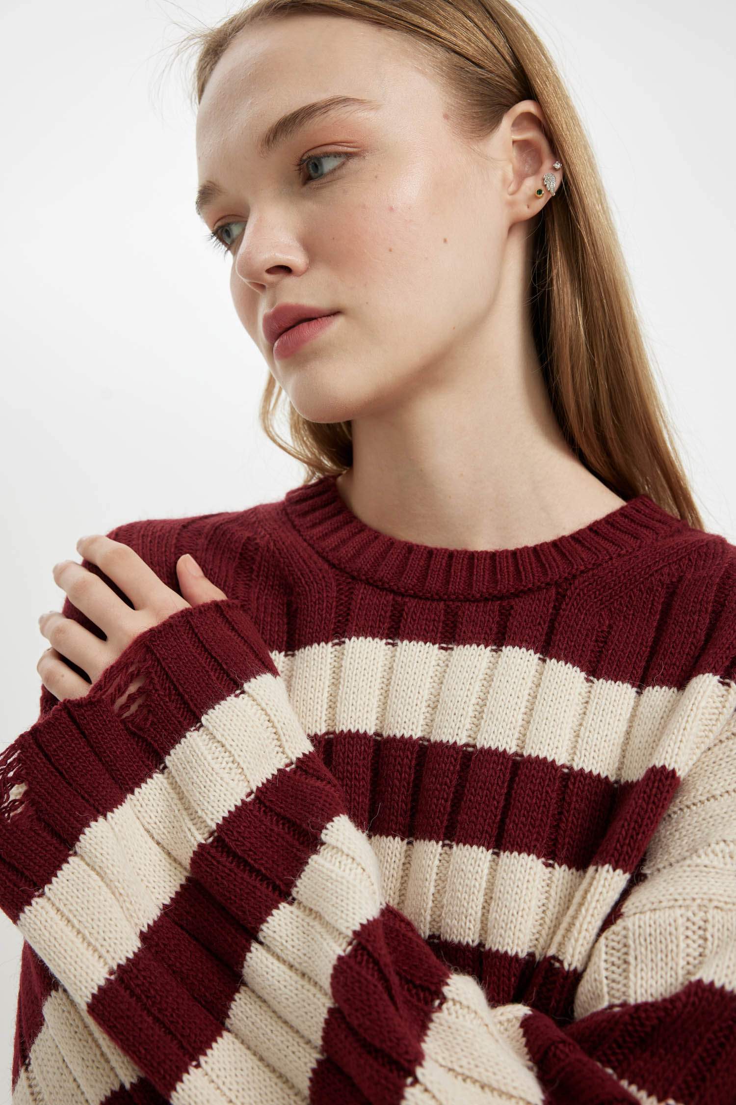 Regular Fit Çizgili Bisiklet Yaka Crop Triko Kazak