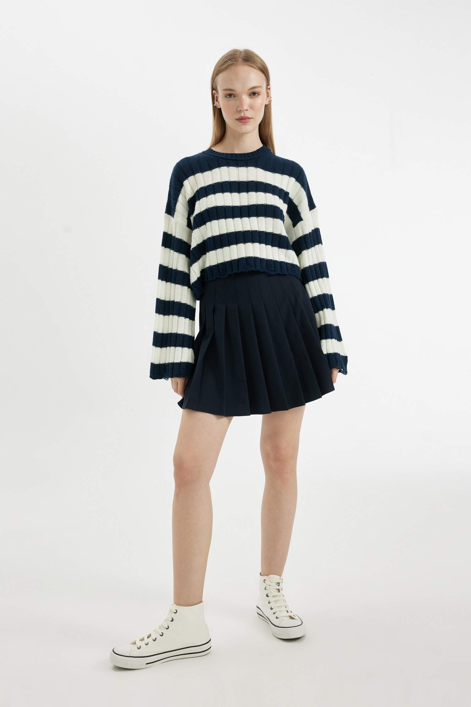 Regular Fit Çizgili Bisiklet Yaka Crop Triko Kazak