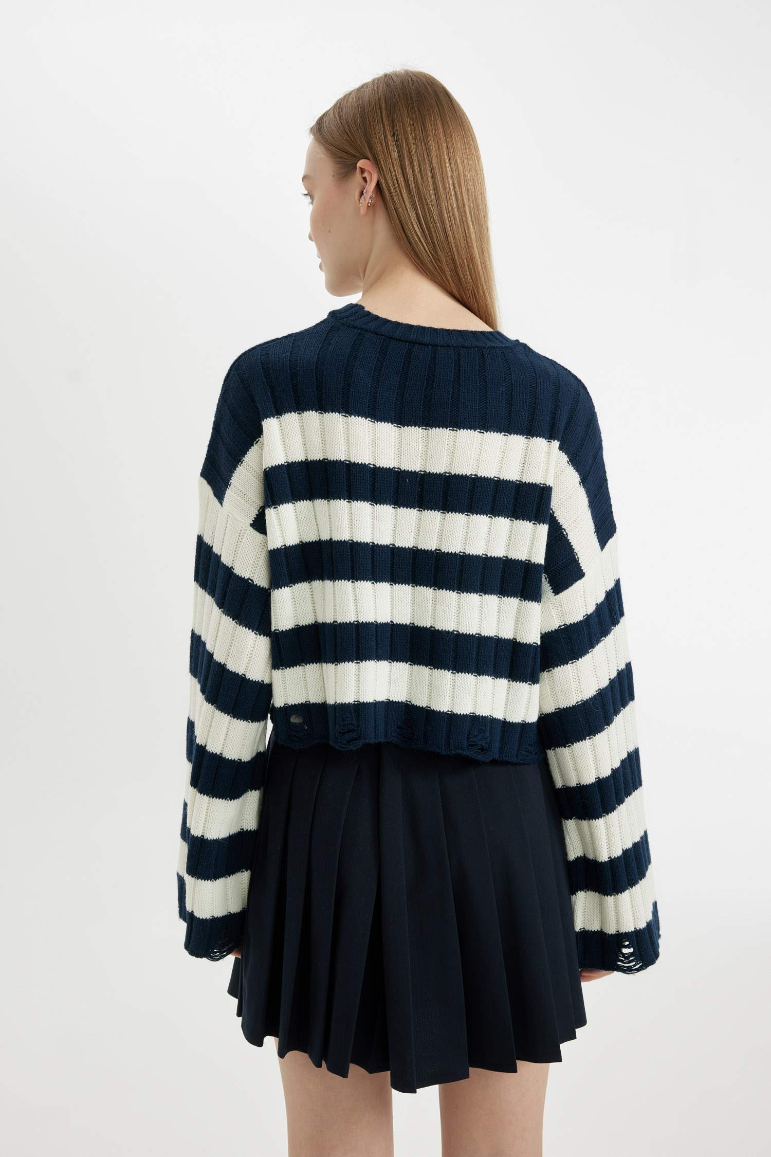 Regular Fit Çizgili Bisiklet Yaka Crop Triko Kazak