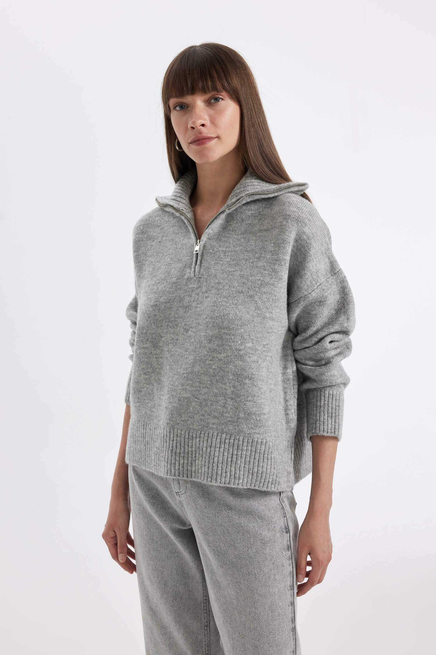 Oversize Geniş Kalıp Yarım Fermuarlı Dik Yaka Triko Kazak