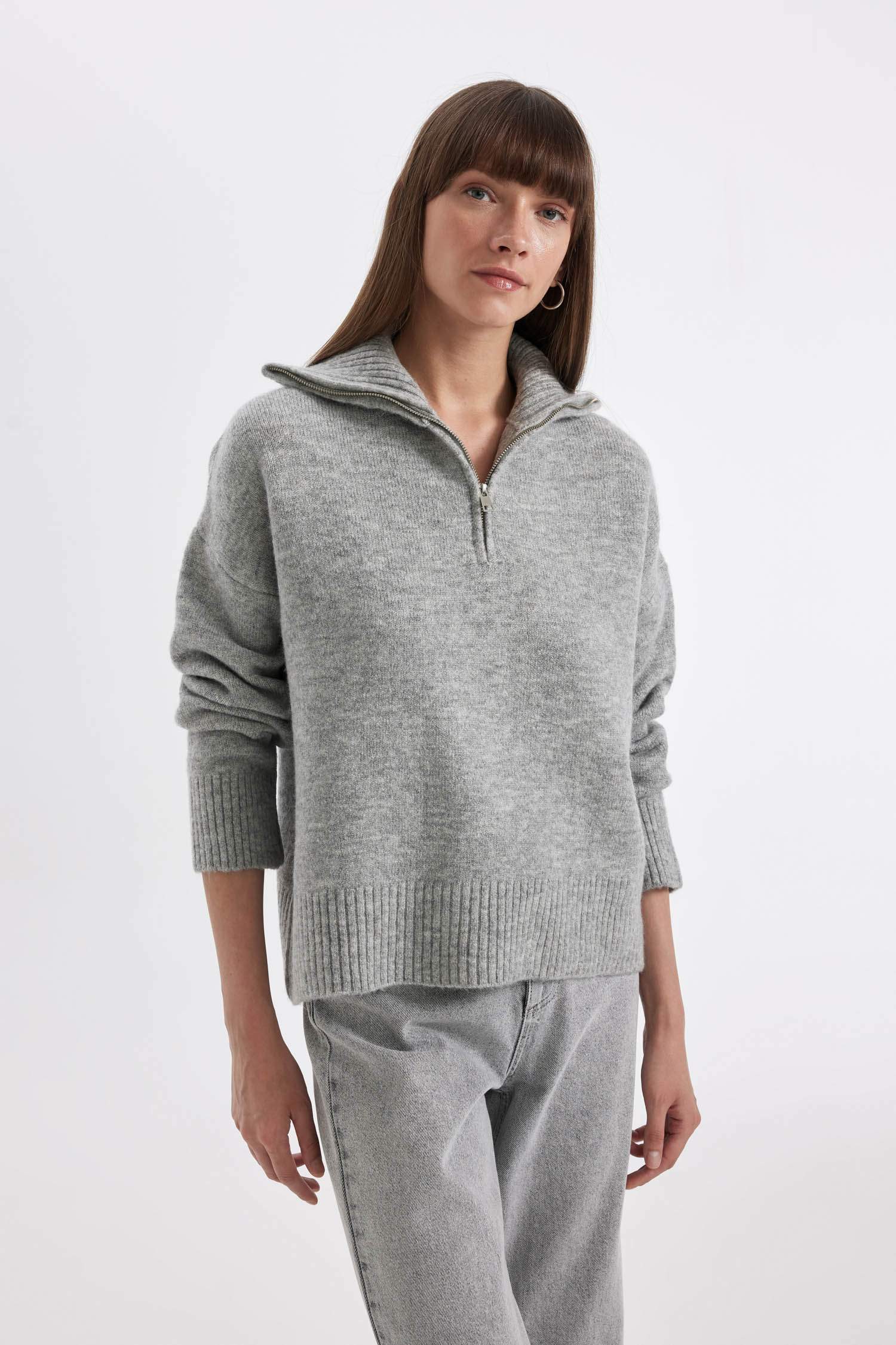 Oversize Geniş Kalıp Yarım Fermuarlı Dik Yaka Triko Kazak