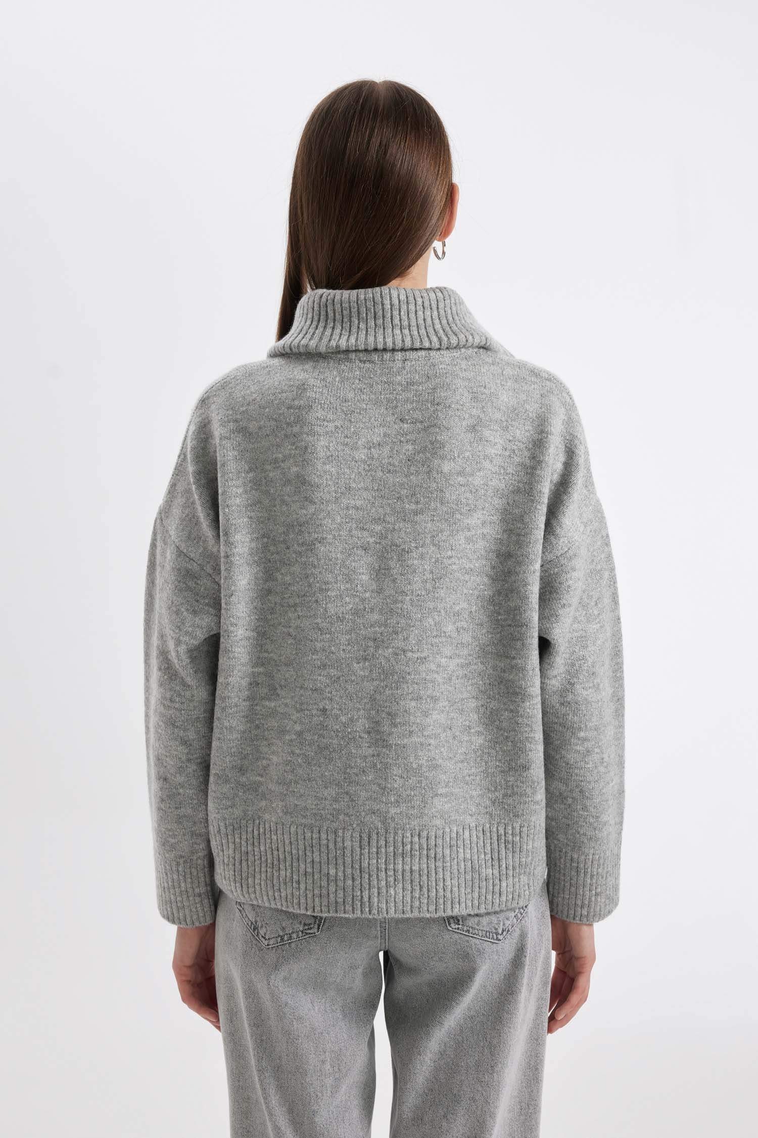 Oversize Geniş Kalıp Yarım Fermuarlı Dik Yaka Triko Kazak