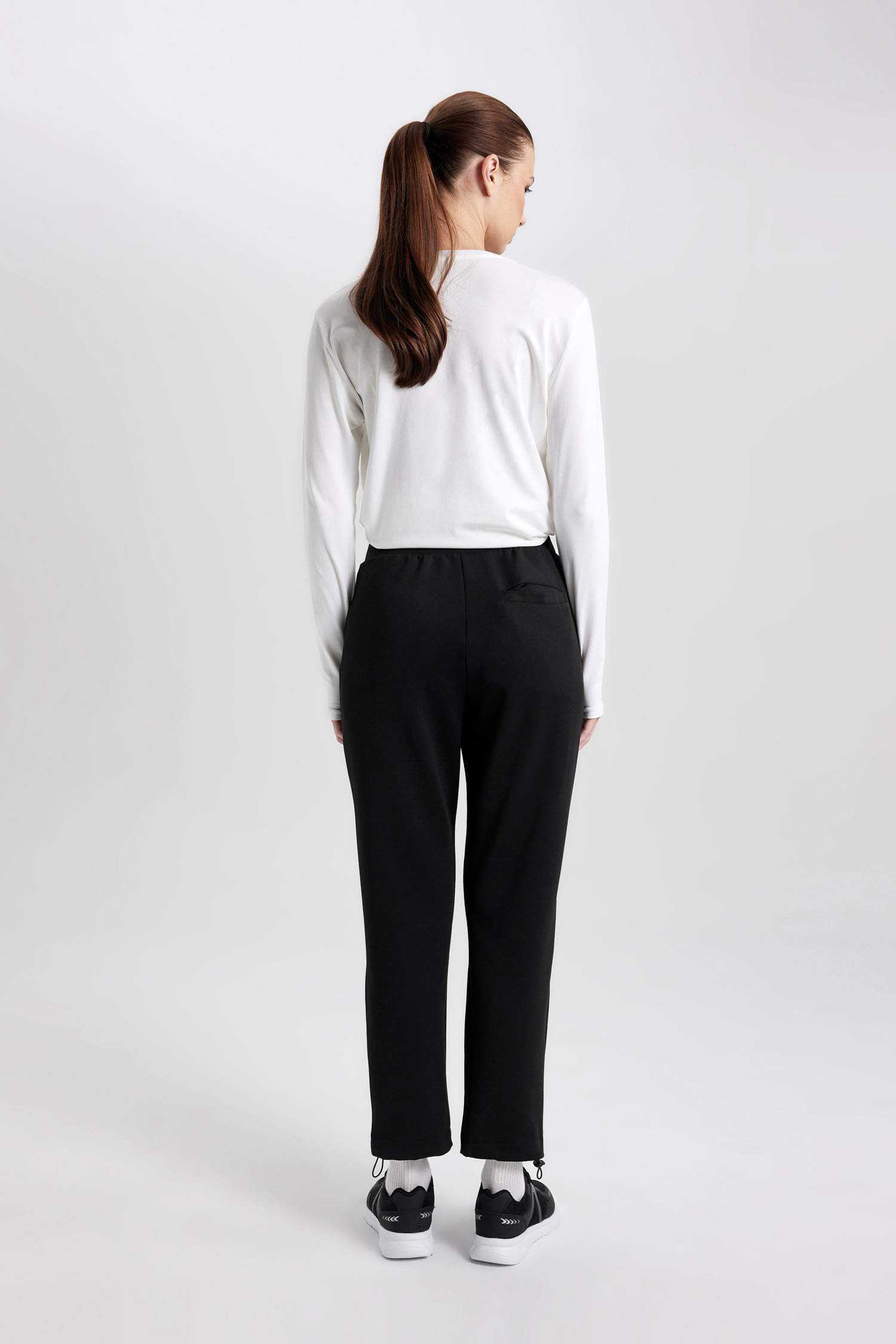 بنطلون بجامة رياضي قماش سكوبا قصة عادية بجيب من DeFactoFit