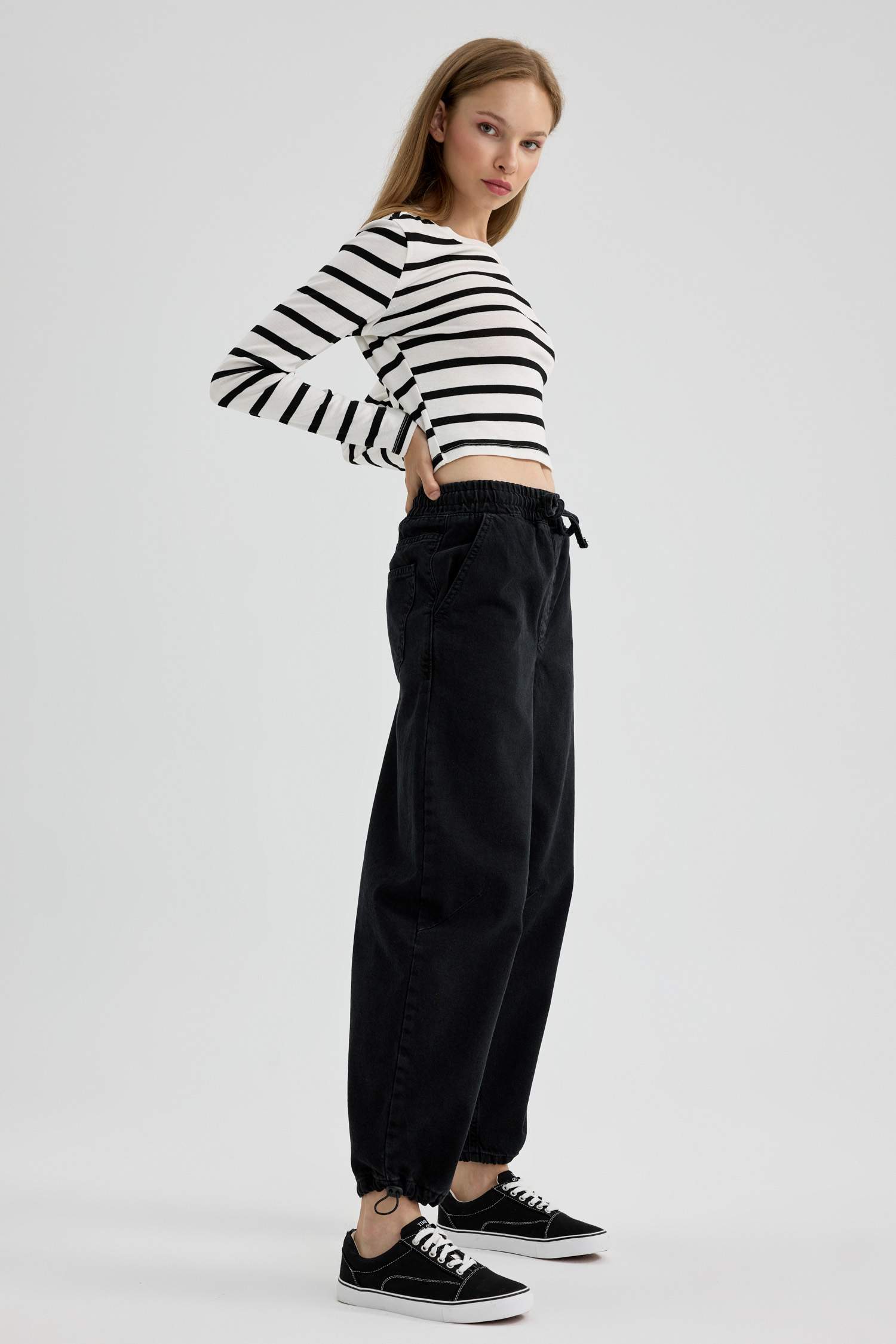 Джинсы джоггеры